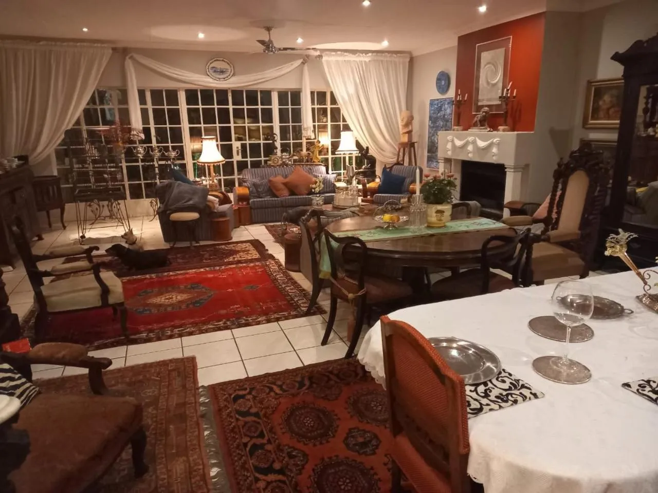 Restaurant/places to eat in Michael-Angelo guest house