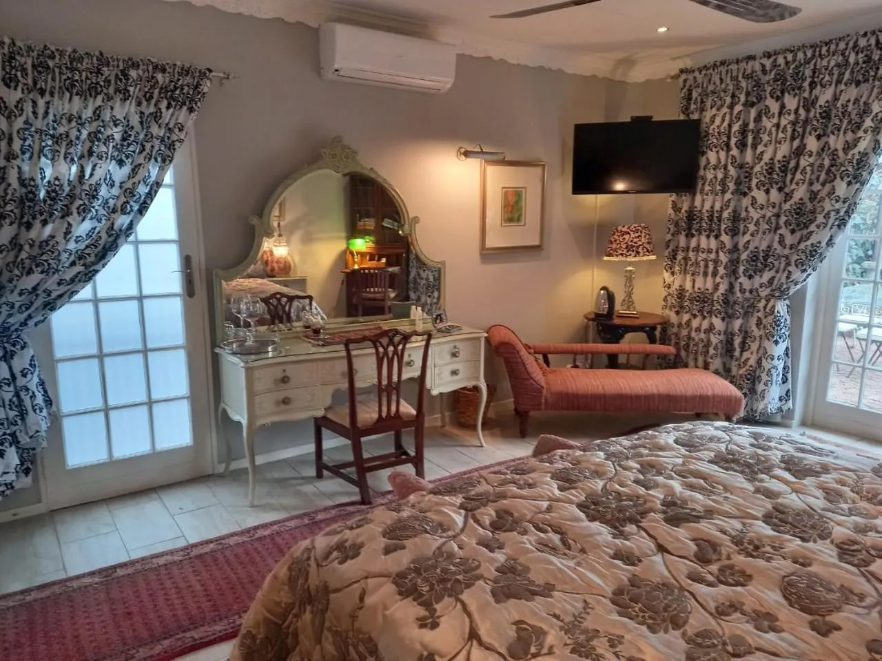 Photo of the whole room, Bed in Michael-Angelo guest house