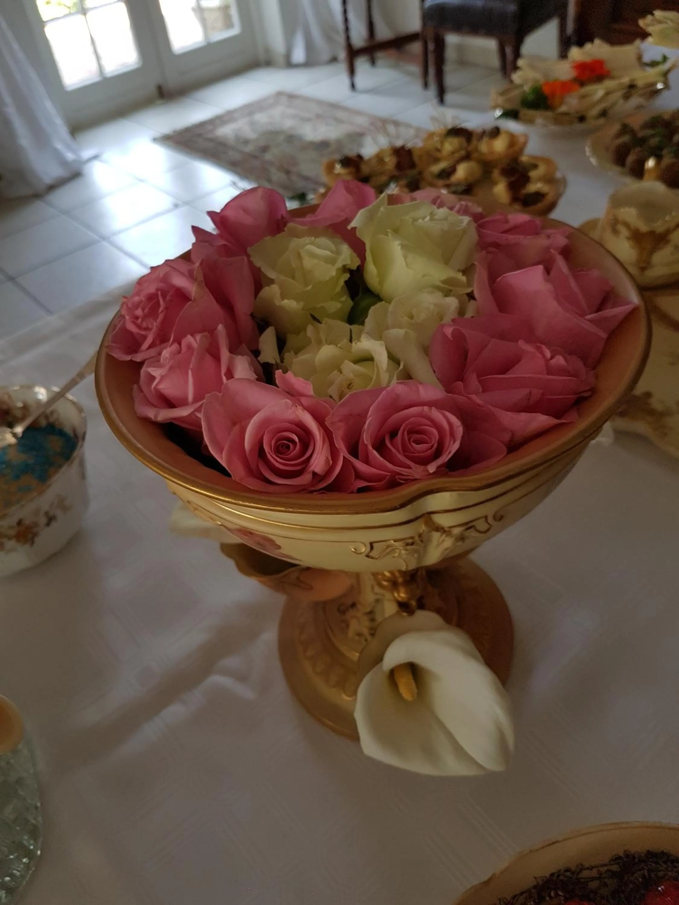 Restaurant/places to eat in Michael-Angelo guest house