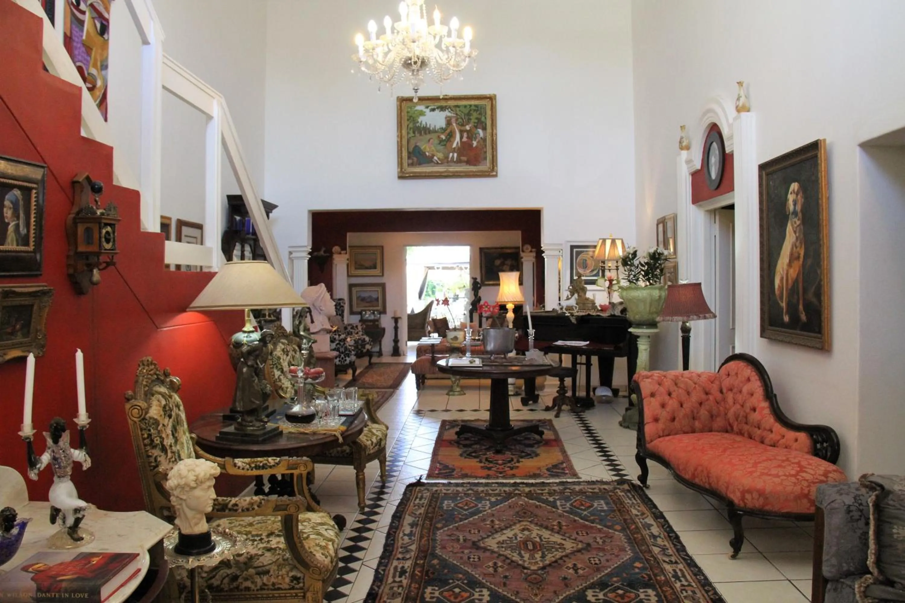Lobby or reception in Michael-Angelo guest house