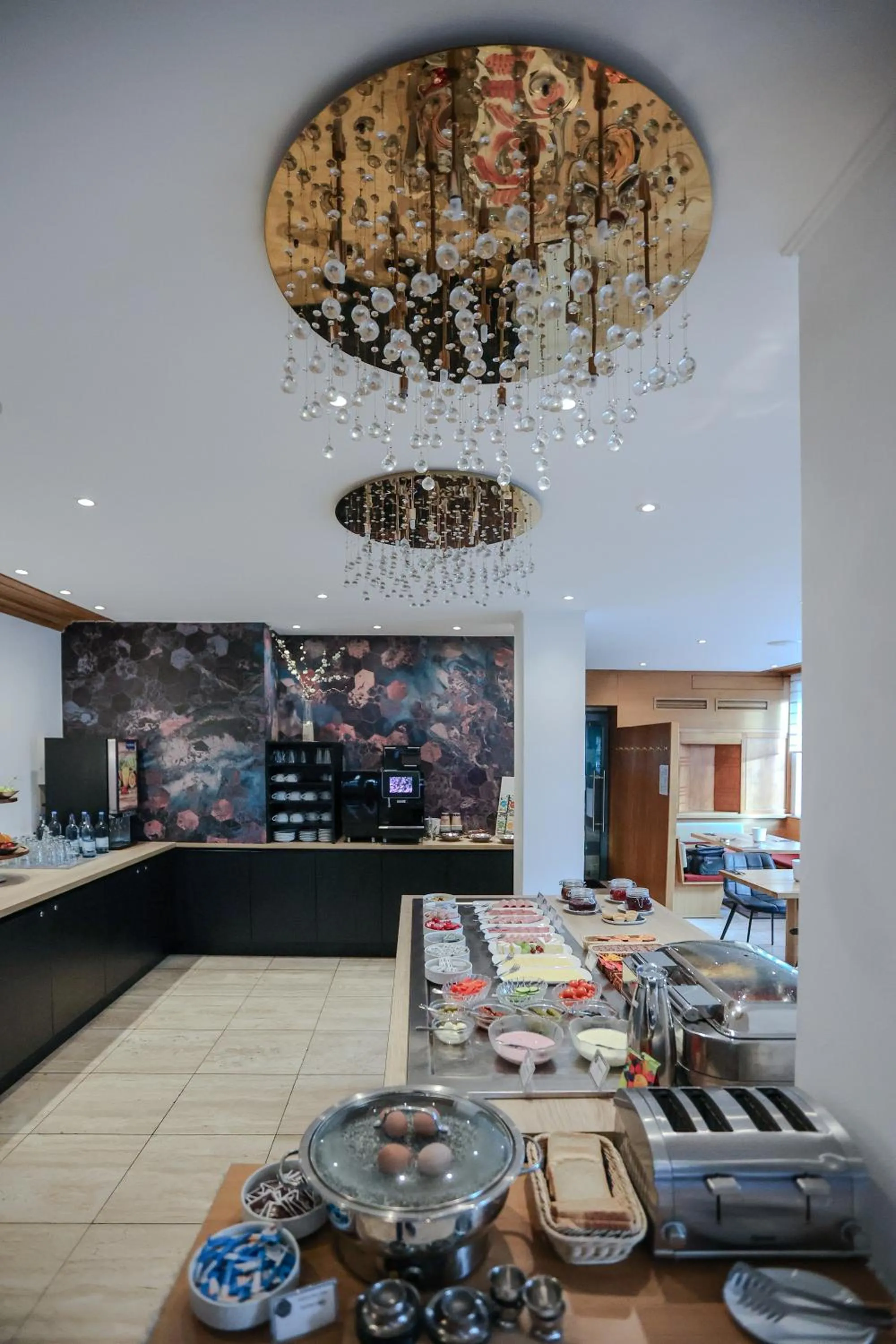 Food and drinks in Arthotel ANA Flair