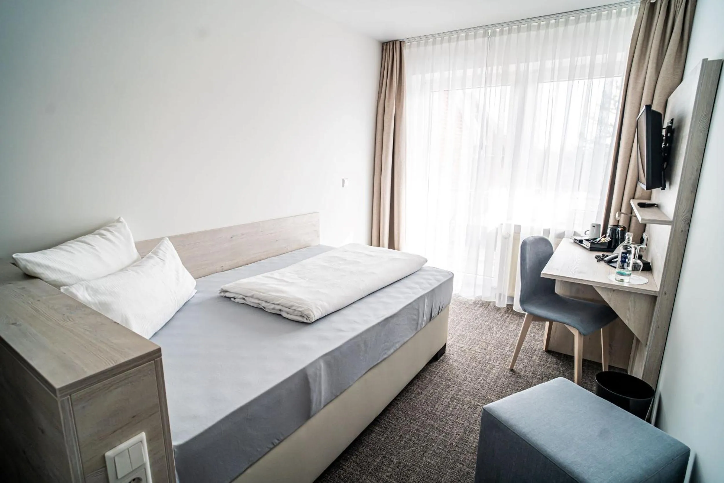 Bedroom, Bed in Hotel Seeschwalbe