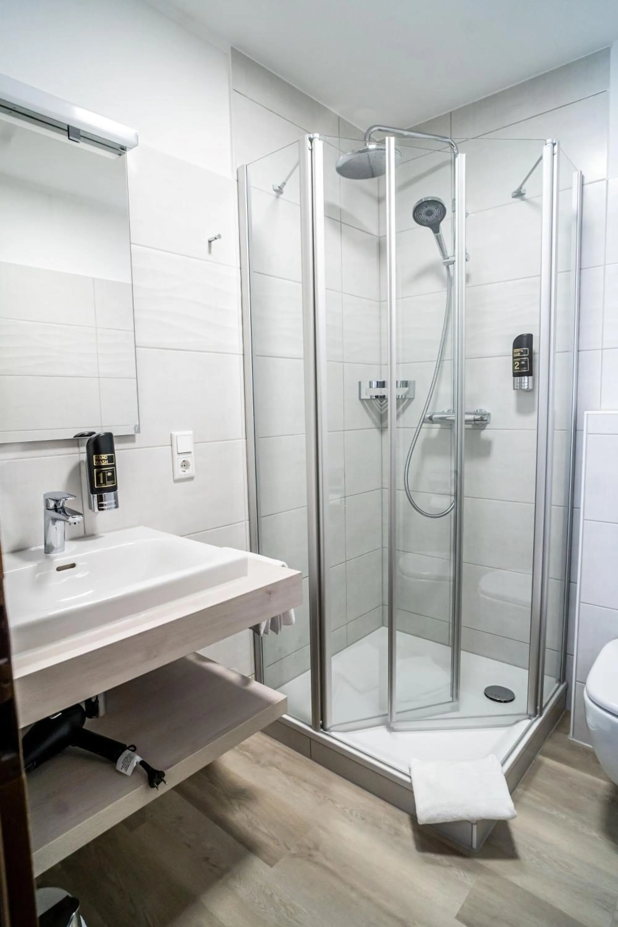 Bathroom in Hotel Seeschwalbe