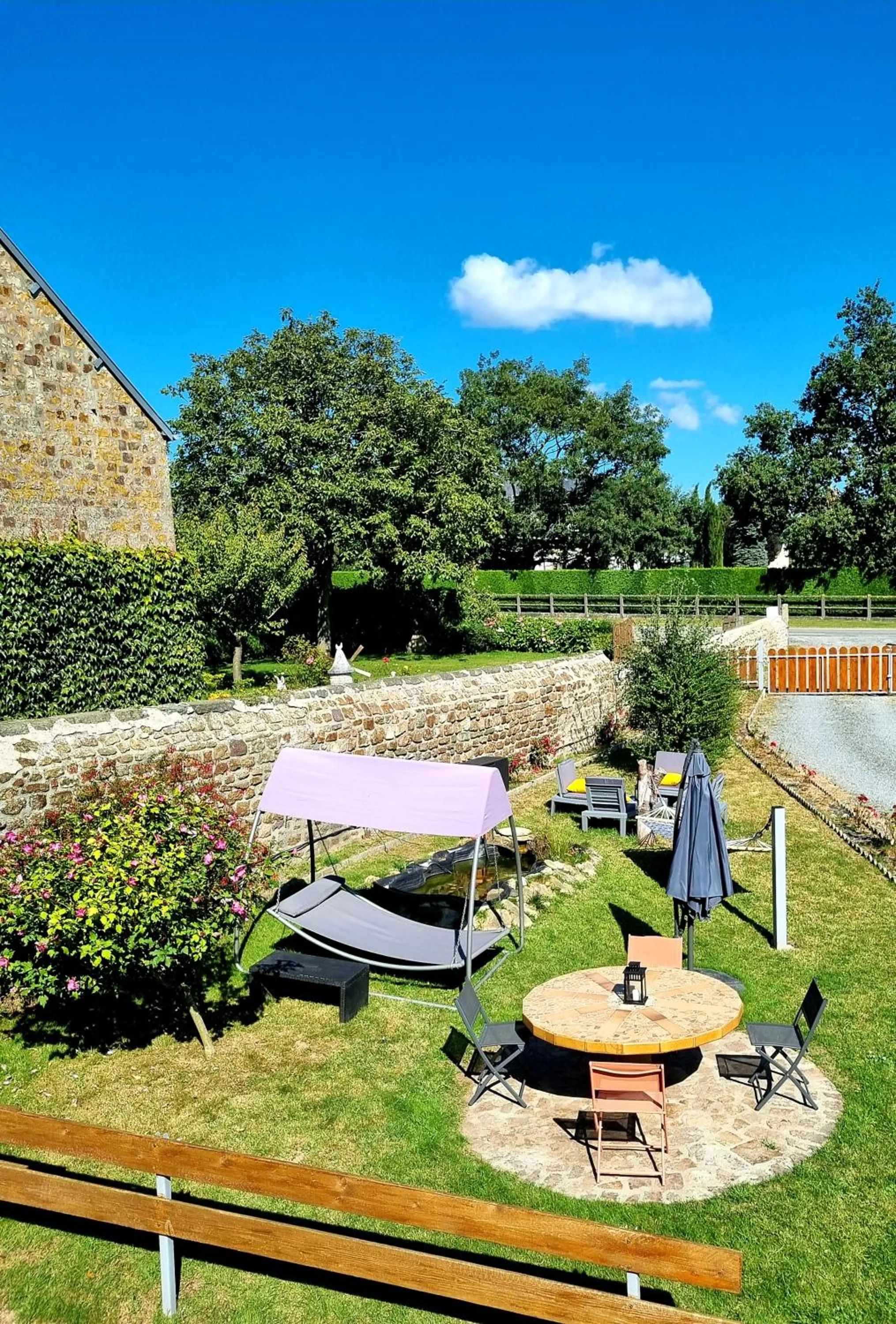 Garden view in La Manch'hôtes