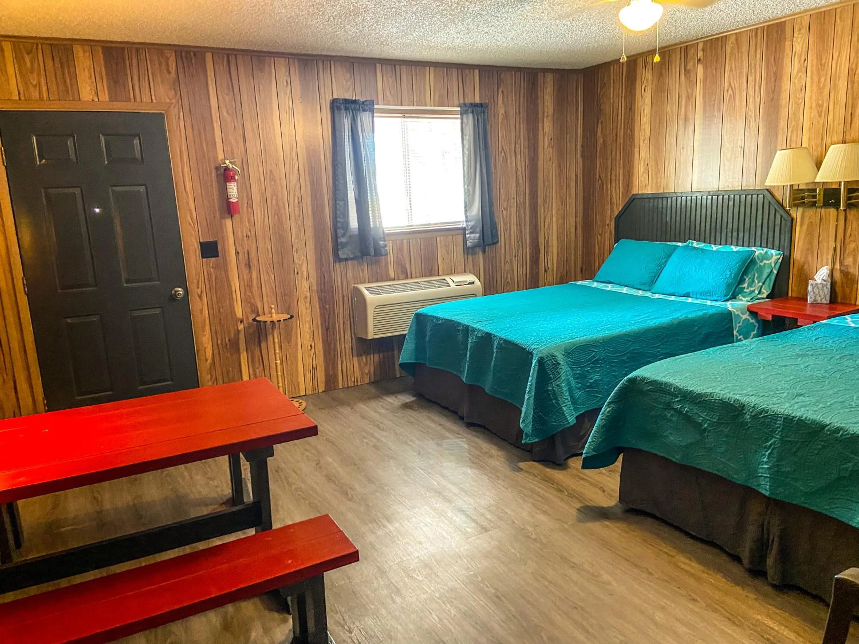 Bed in Reel Inn and Lodge