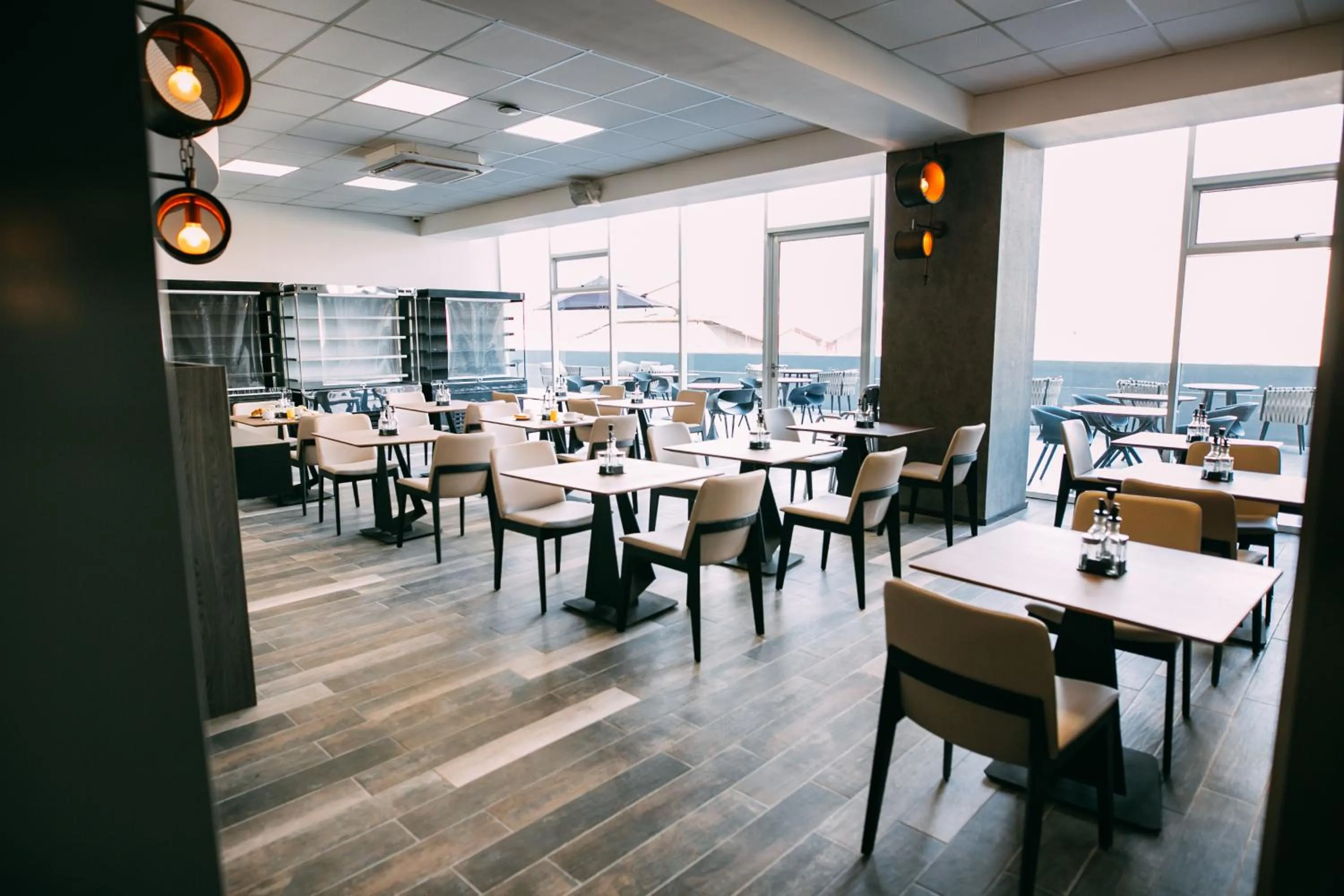 Restaurant/places to eat in Hotel HW Libertad