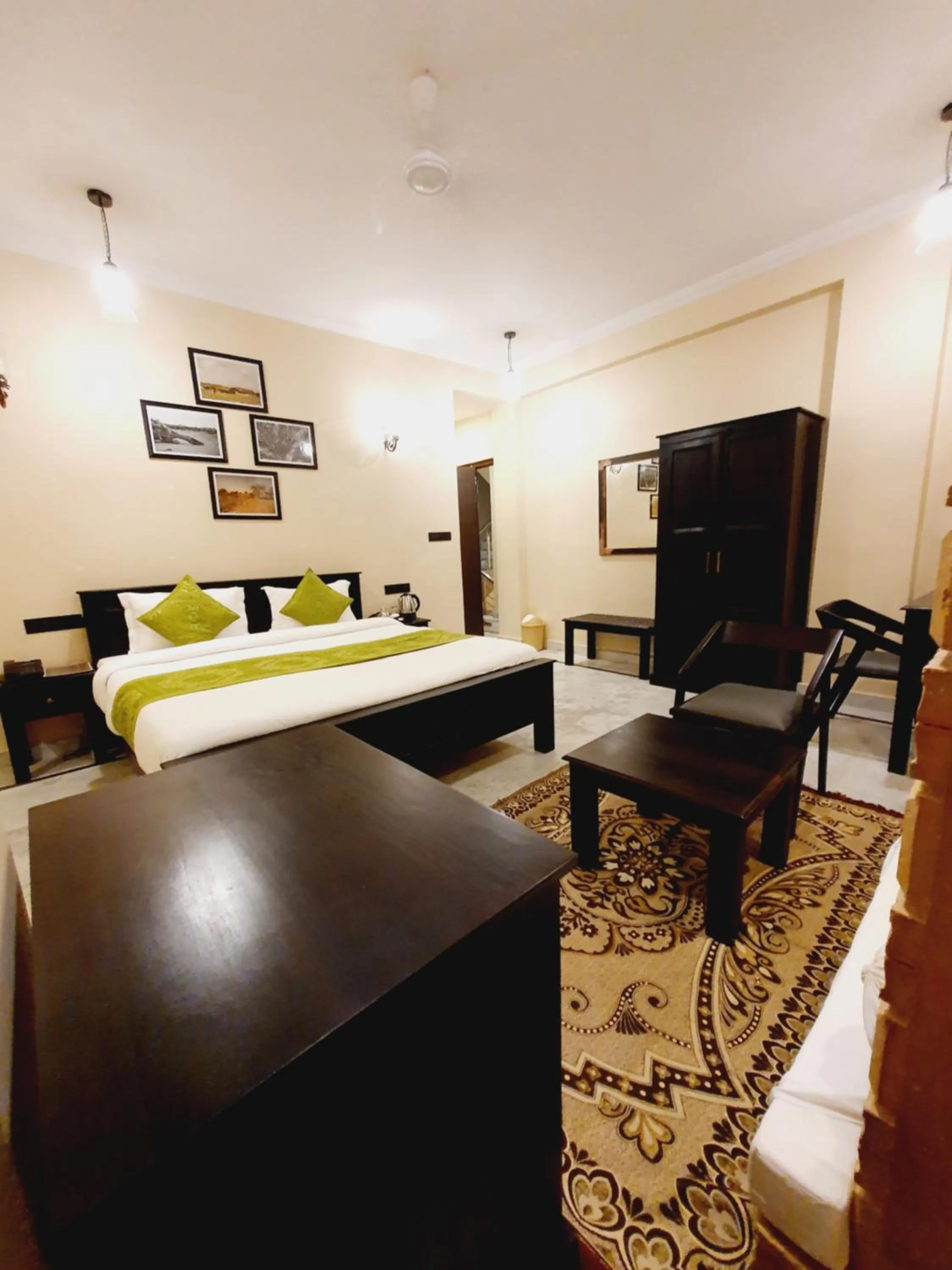 Photo of the whole room, Bed in Hotel Vasshifa Palace