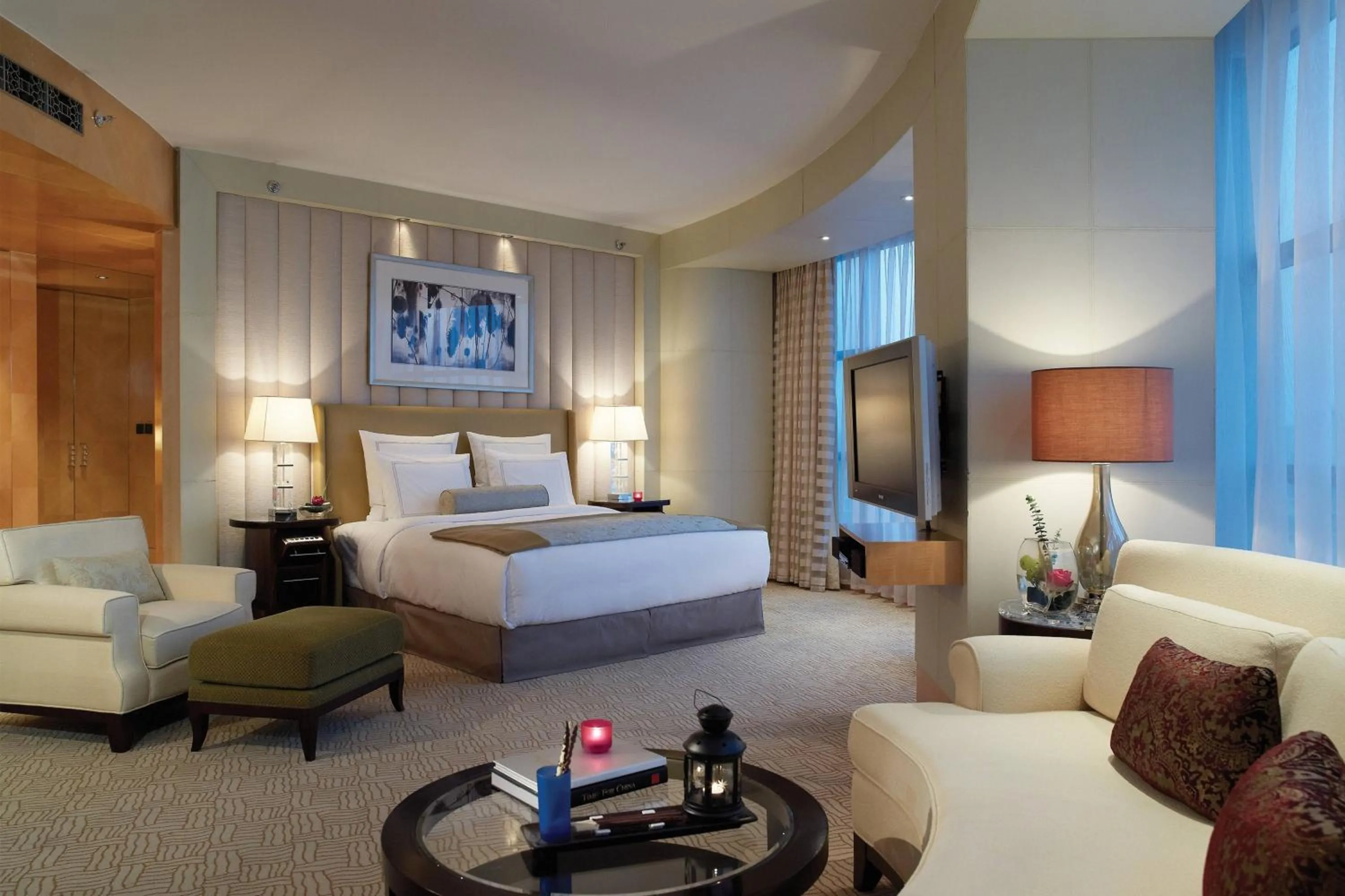 Photo of the whole room, Bed in The Ritz-Carlton Beijing, Financial Street