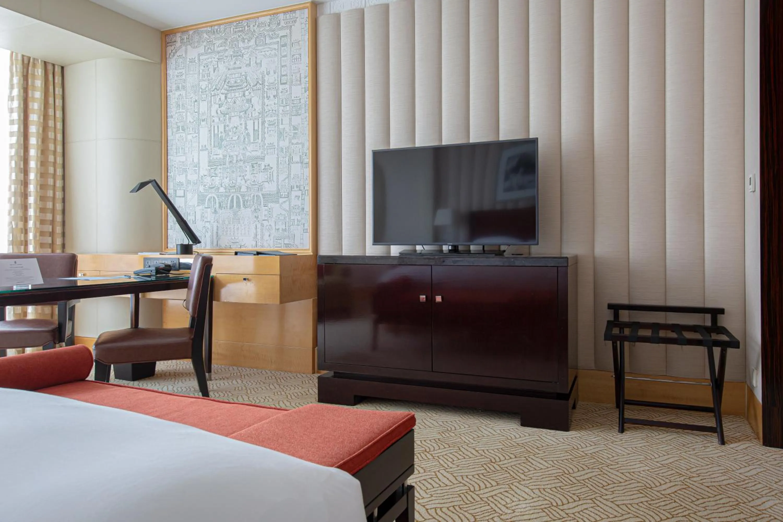 TV and multimedia, Bed in The Ritz-Carlton Beijing, Financial Street