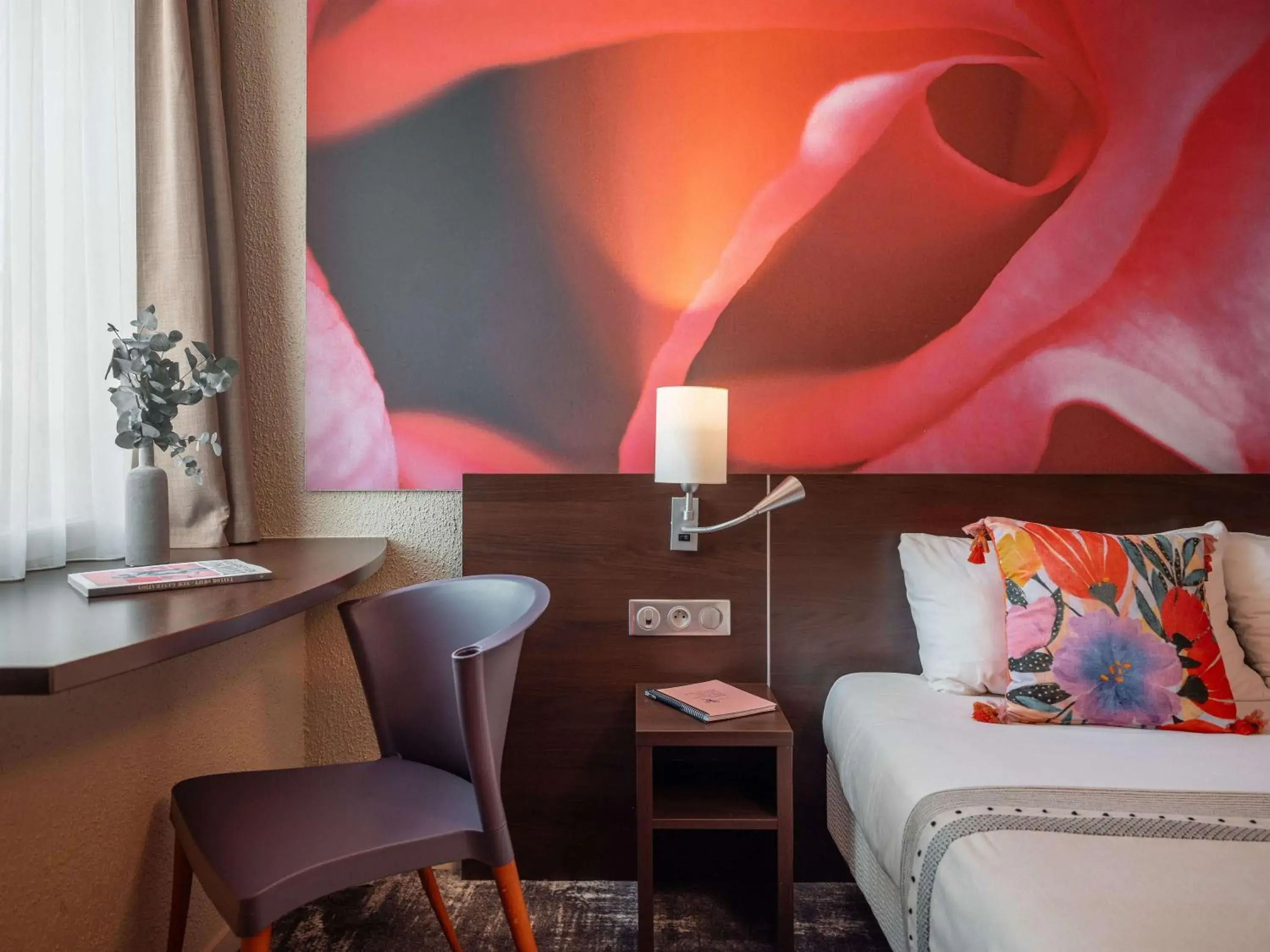 Bedroom, Bed in ibis Styles Fontenay Bedroom, Bed in ibis Styles Fontenay