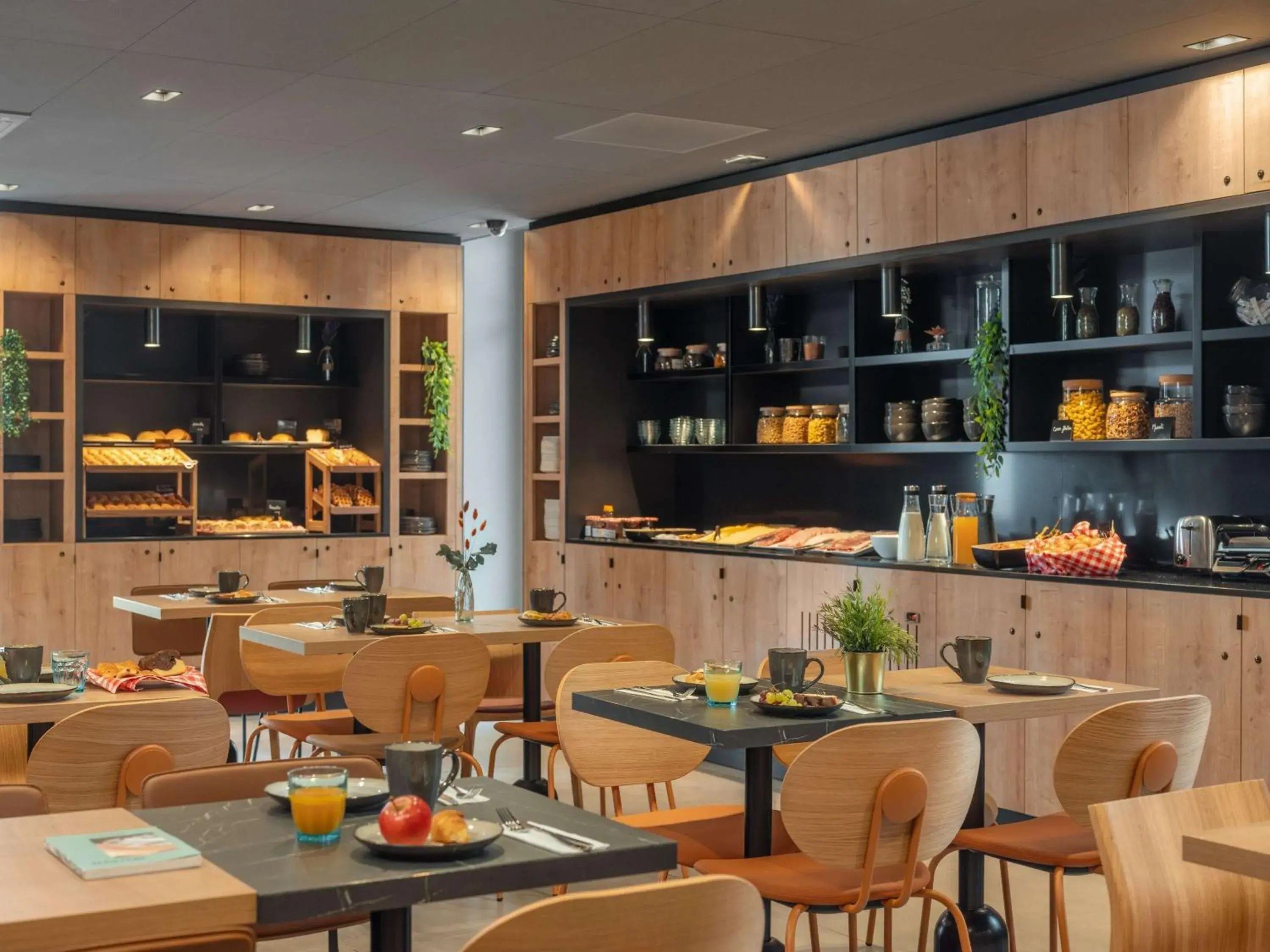 Property building in ibis Styles Fontenay Property building in ibis Styles Fontenay