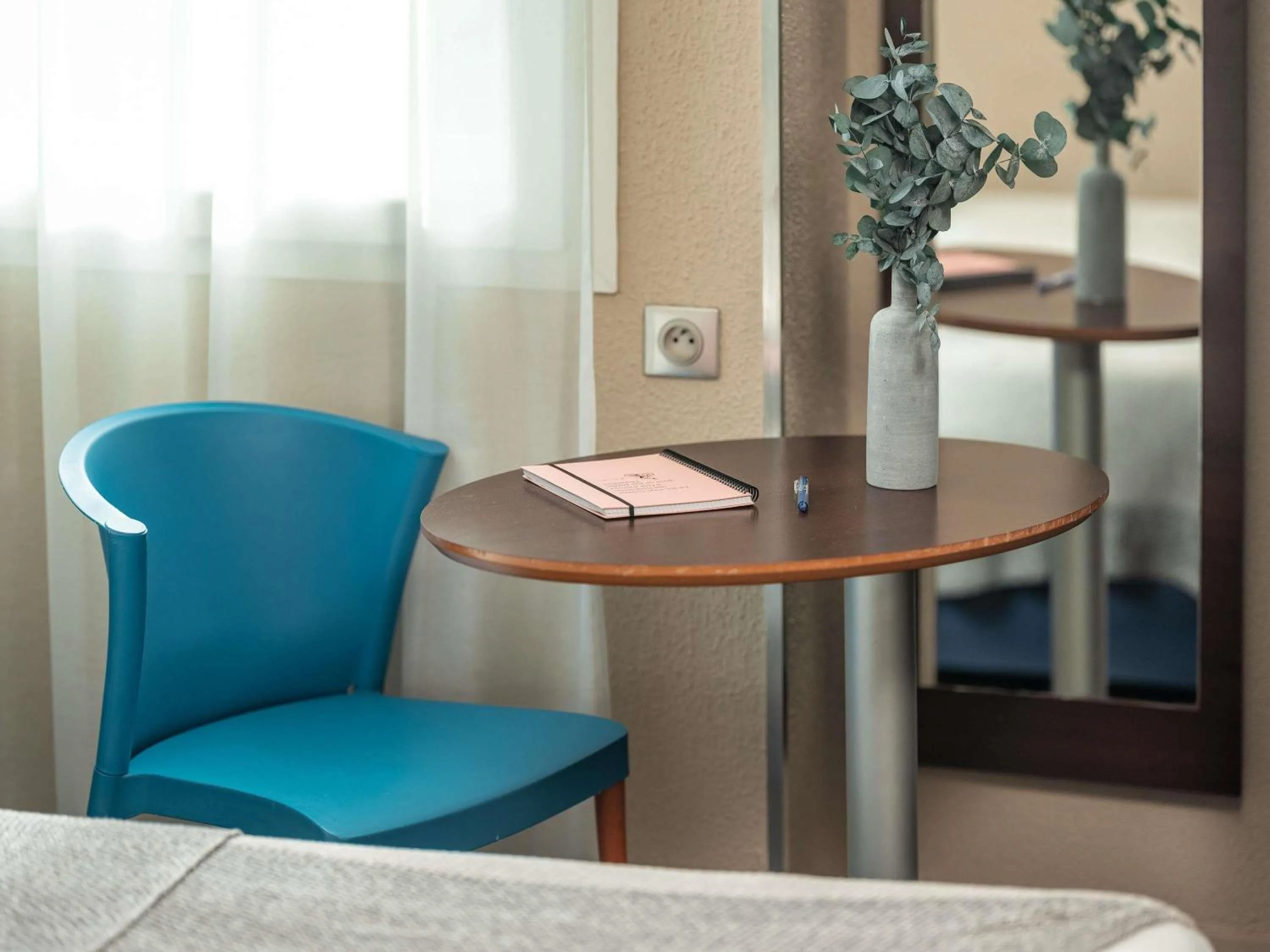 Bedroom, Bed in ibis Styles Fontenay