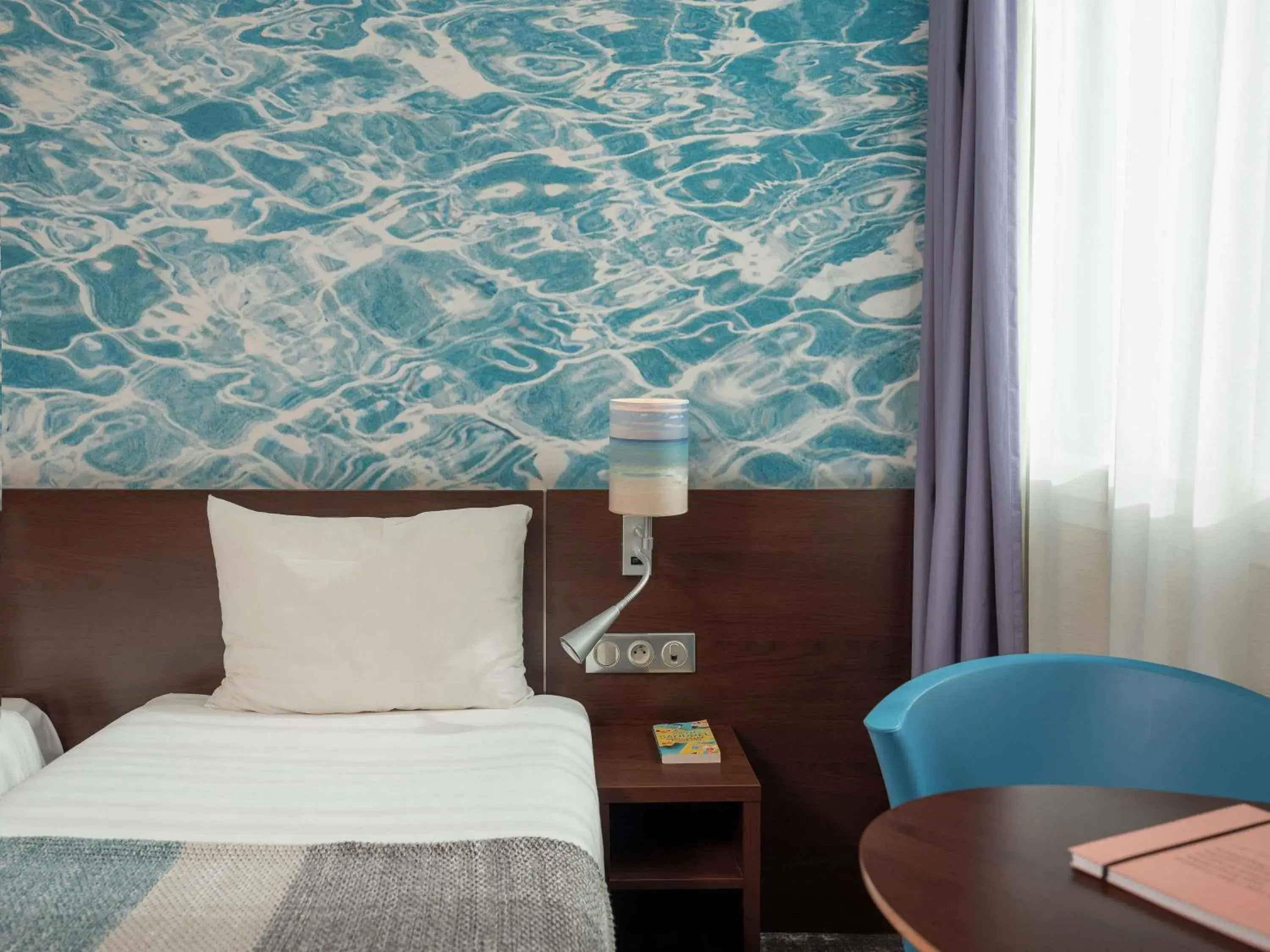 Property building, Bed in ibis Styles Fontenay Property building, Bed in ibis Styles Fontenay