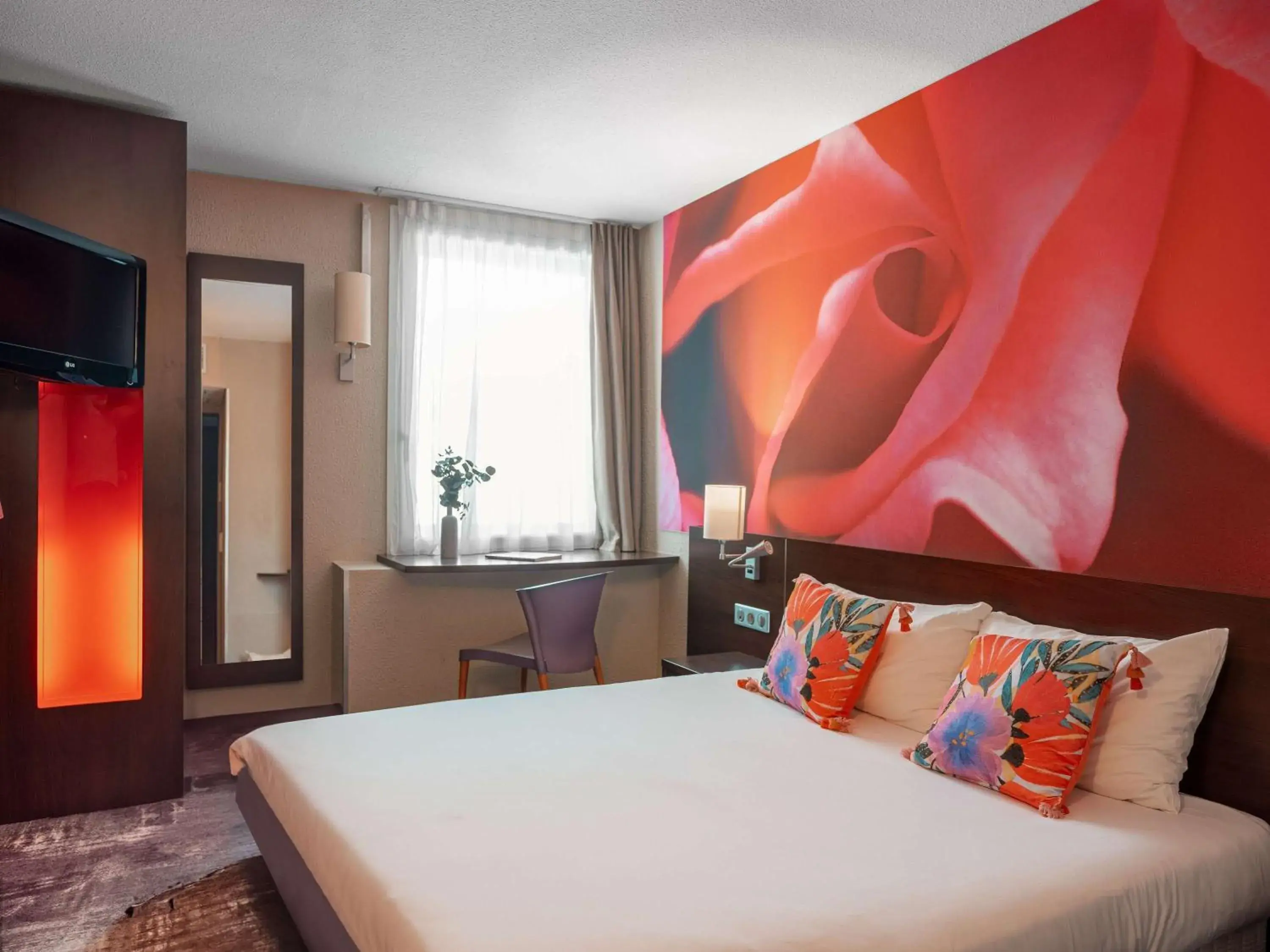 Bedroom, Bed in ibis Styles Fontenay Bedroom, Bed in ibis Styles Fontenay