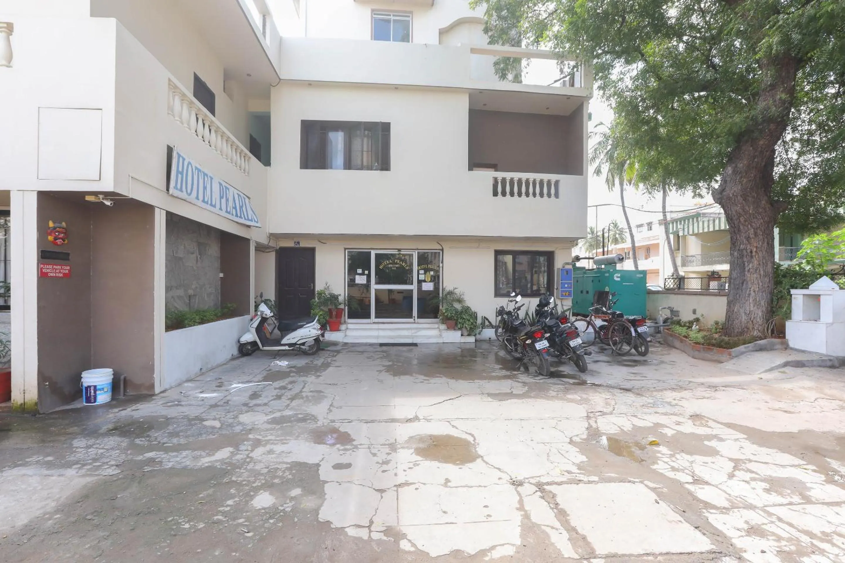 Facade/entrance in Hotel Pearls