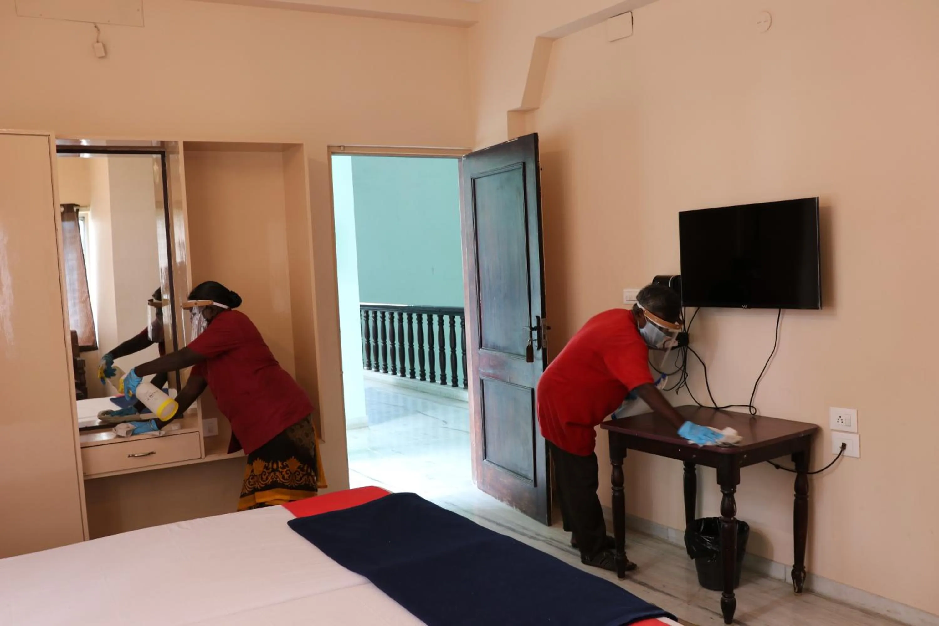 Staff in Hotel Pearls