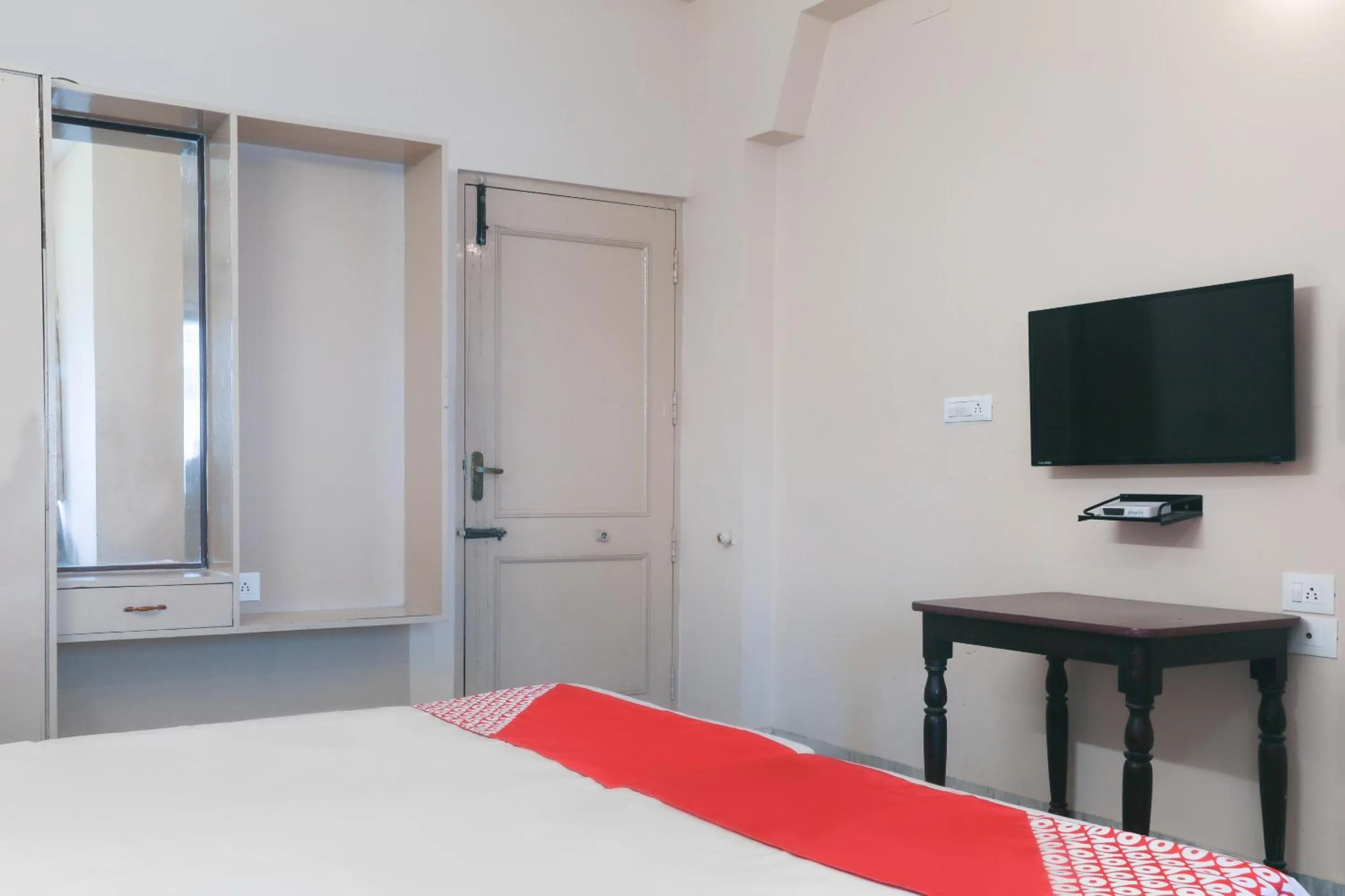 Photo of the whole room in Hotel Pearls