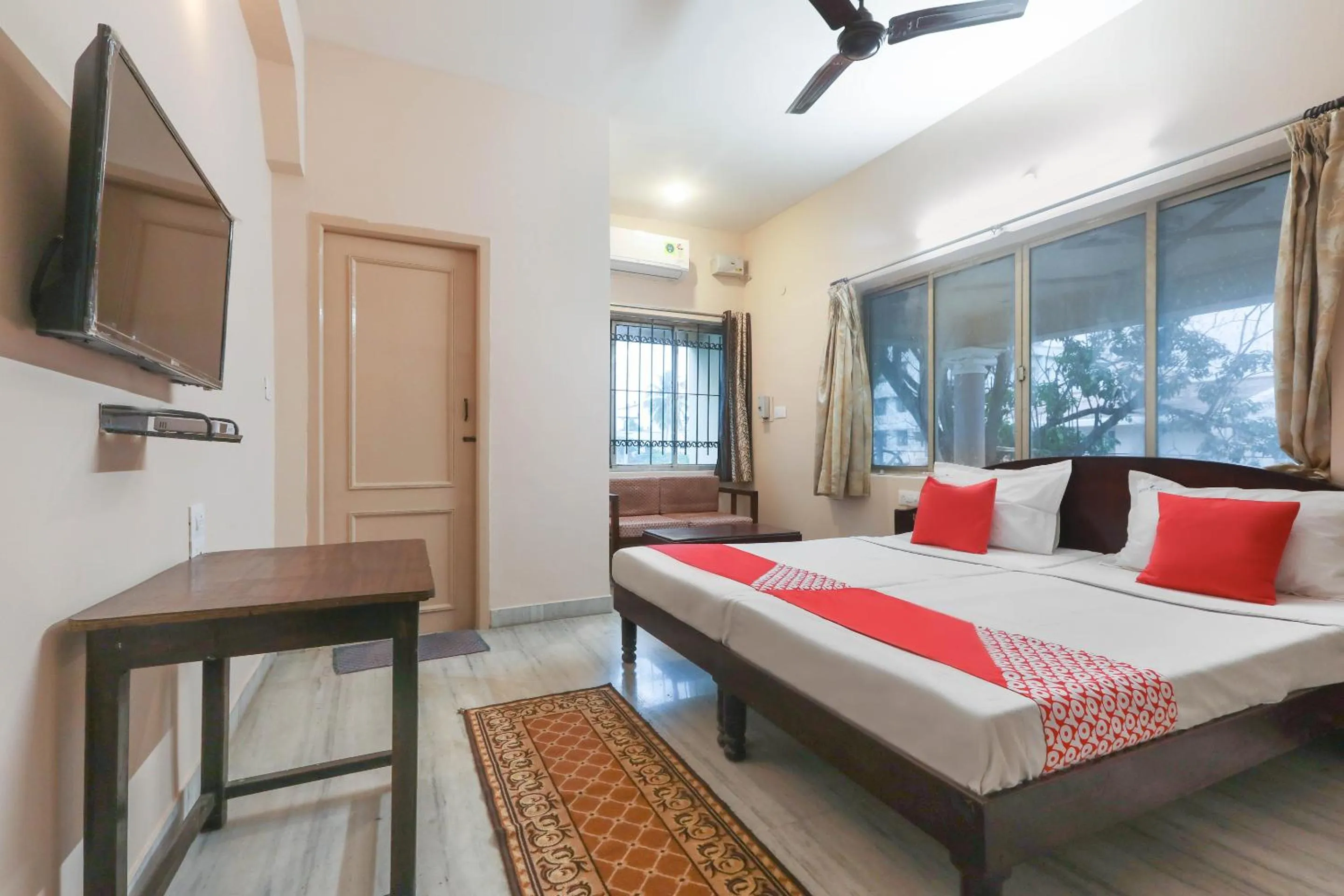 Photo of the whole room in Hotel Pearls