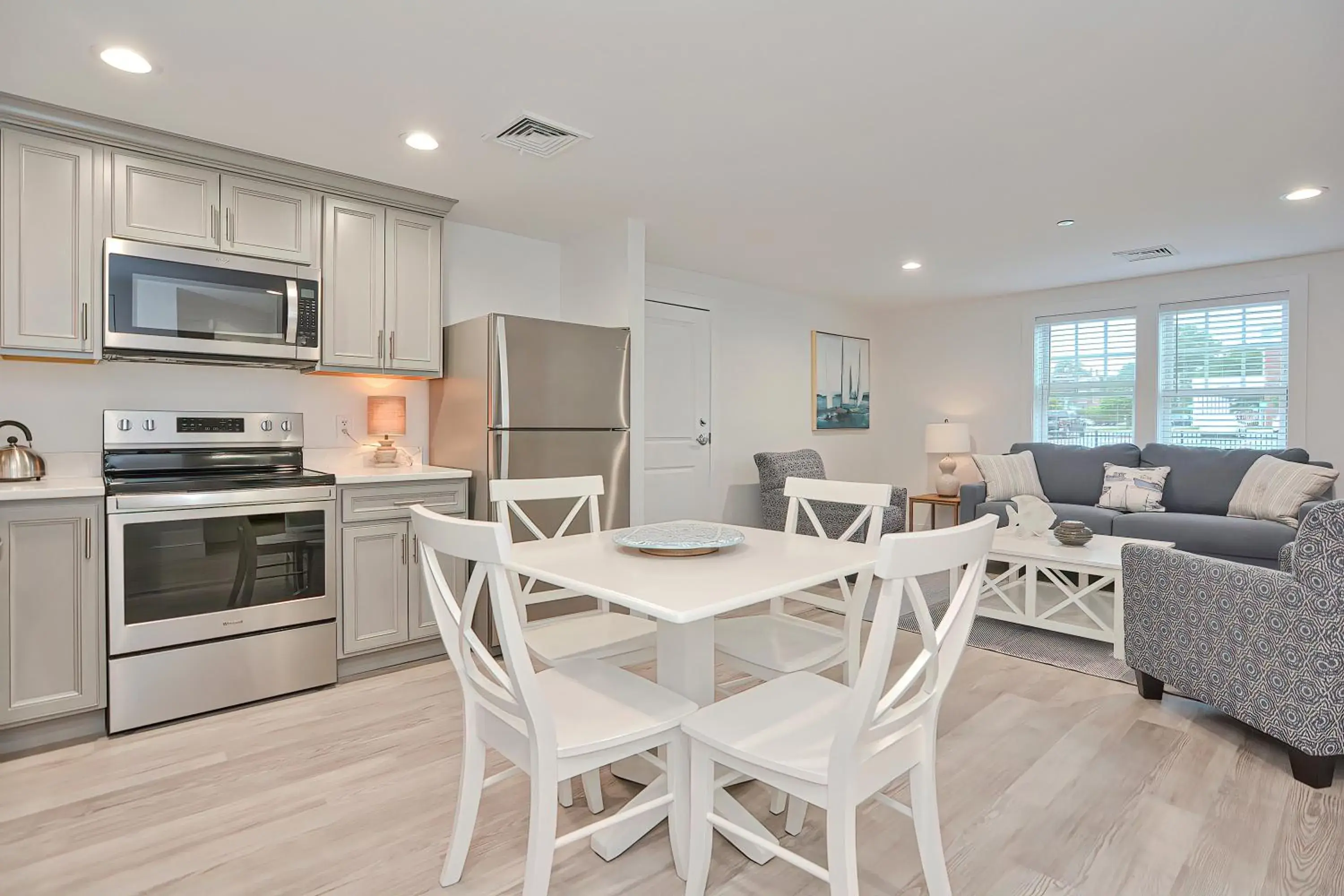 Harbourtown Suites on Plymouth Harbor Harbourtown Suites on Plymouth Harbor