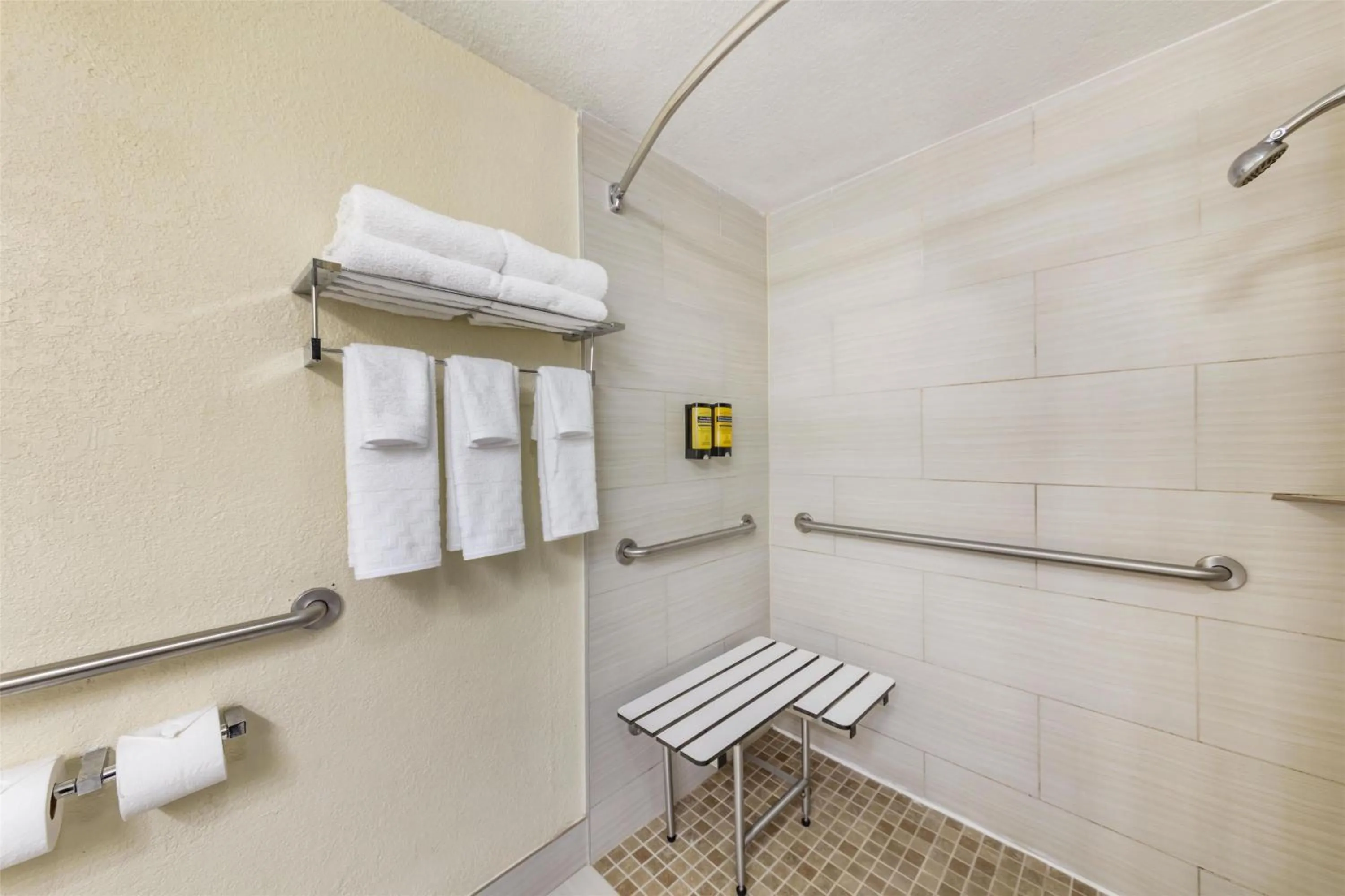 Bathroom in Best Western Plus North Miami-Bal Harbour