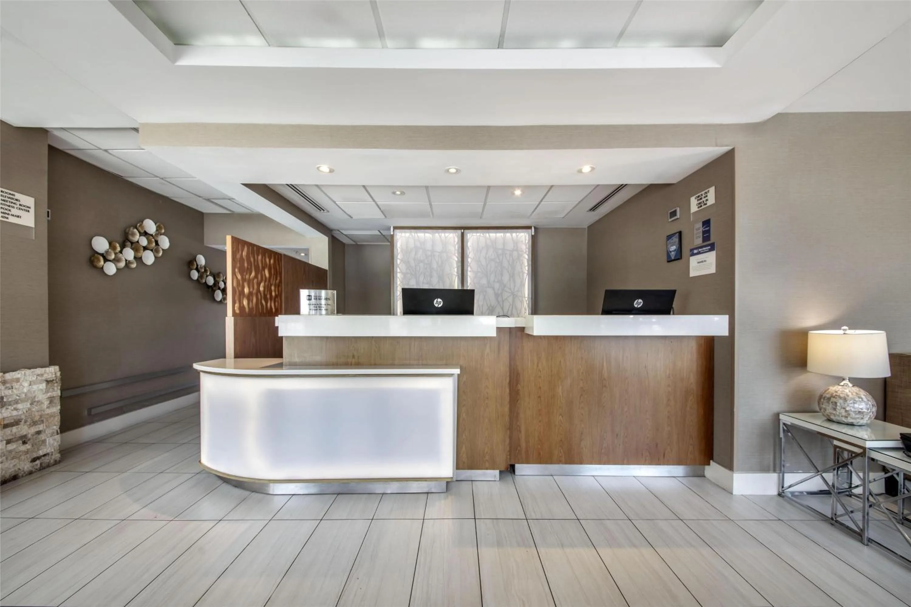 Lobby or reception in Best Western Plus North Miami-Bal Harbour