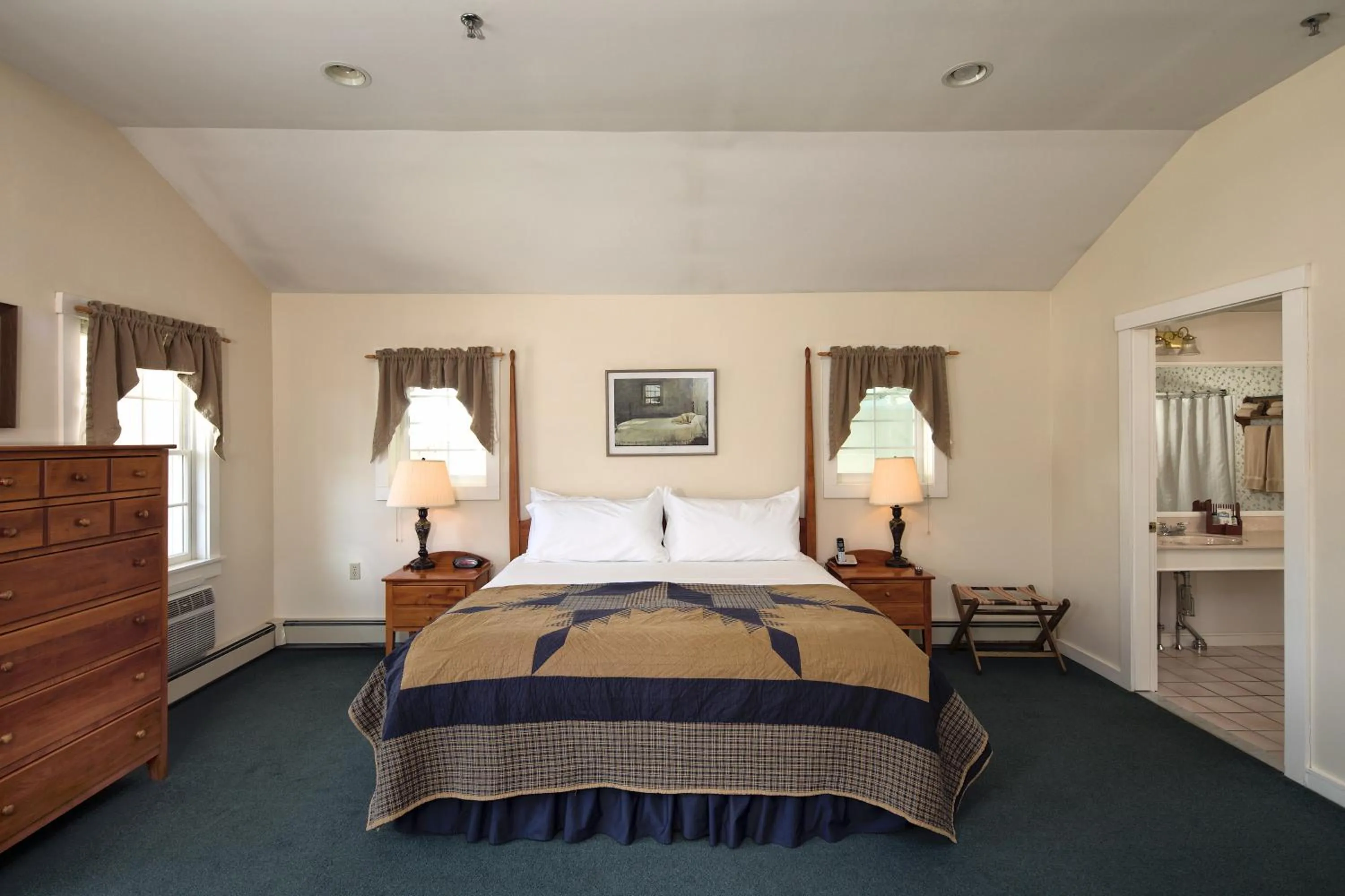 Photo of the whole room, Bed in Country Inn at Camden Rockport