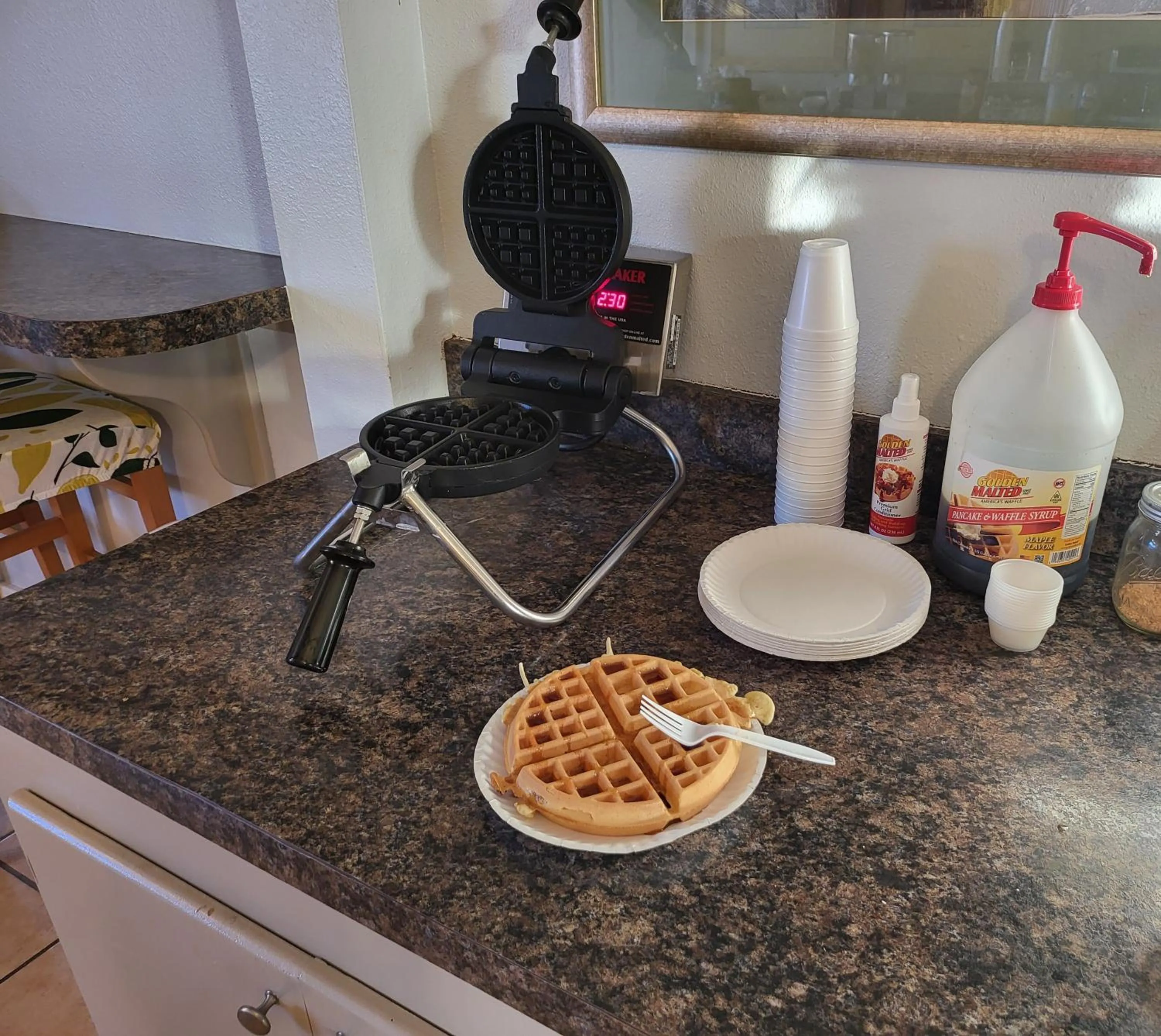 Breakfast in Blue Ribbon Inn and Suites