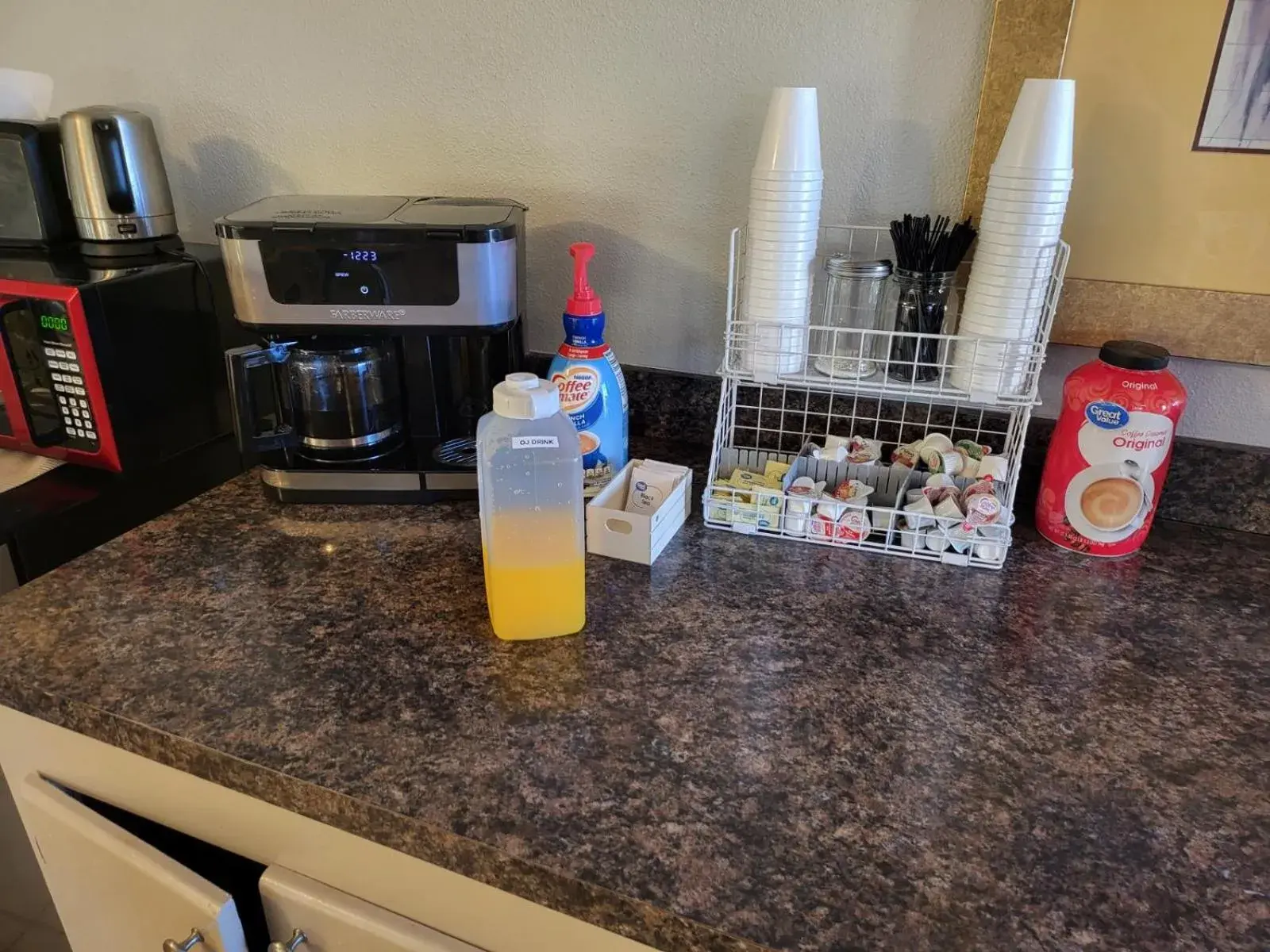 Food in Blue Ribbon Inn and Suites Food in Blue Ribbon Inn and Suites