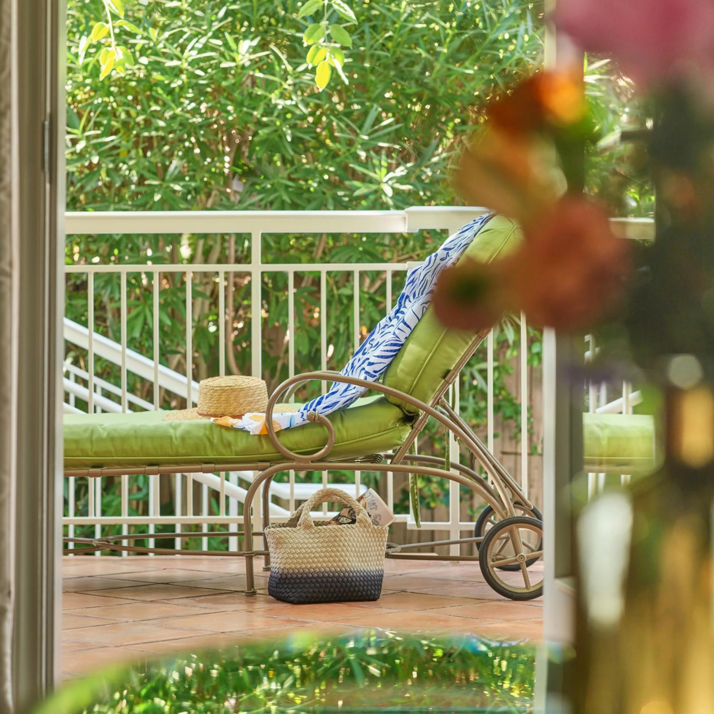 Patio in The Beverly Hills Hotel - Dorchester Collection