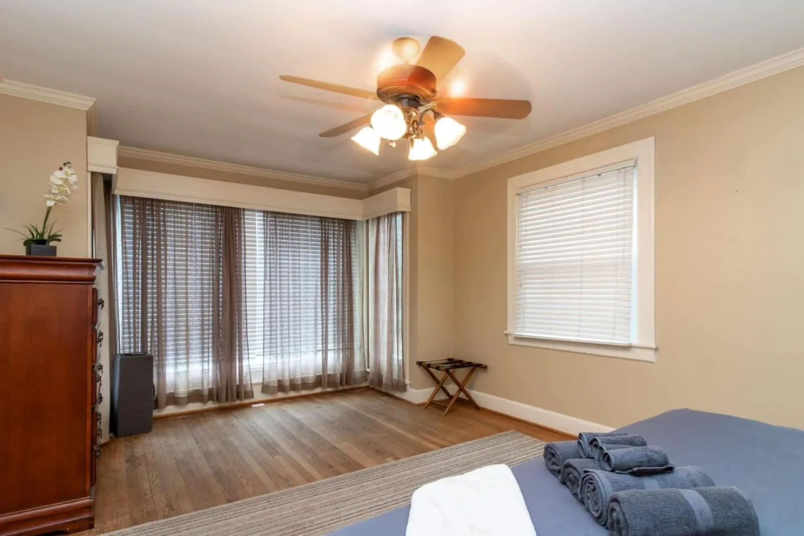 Bed in Near Fort Moore & Downtown - Our White House