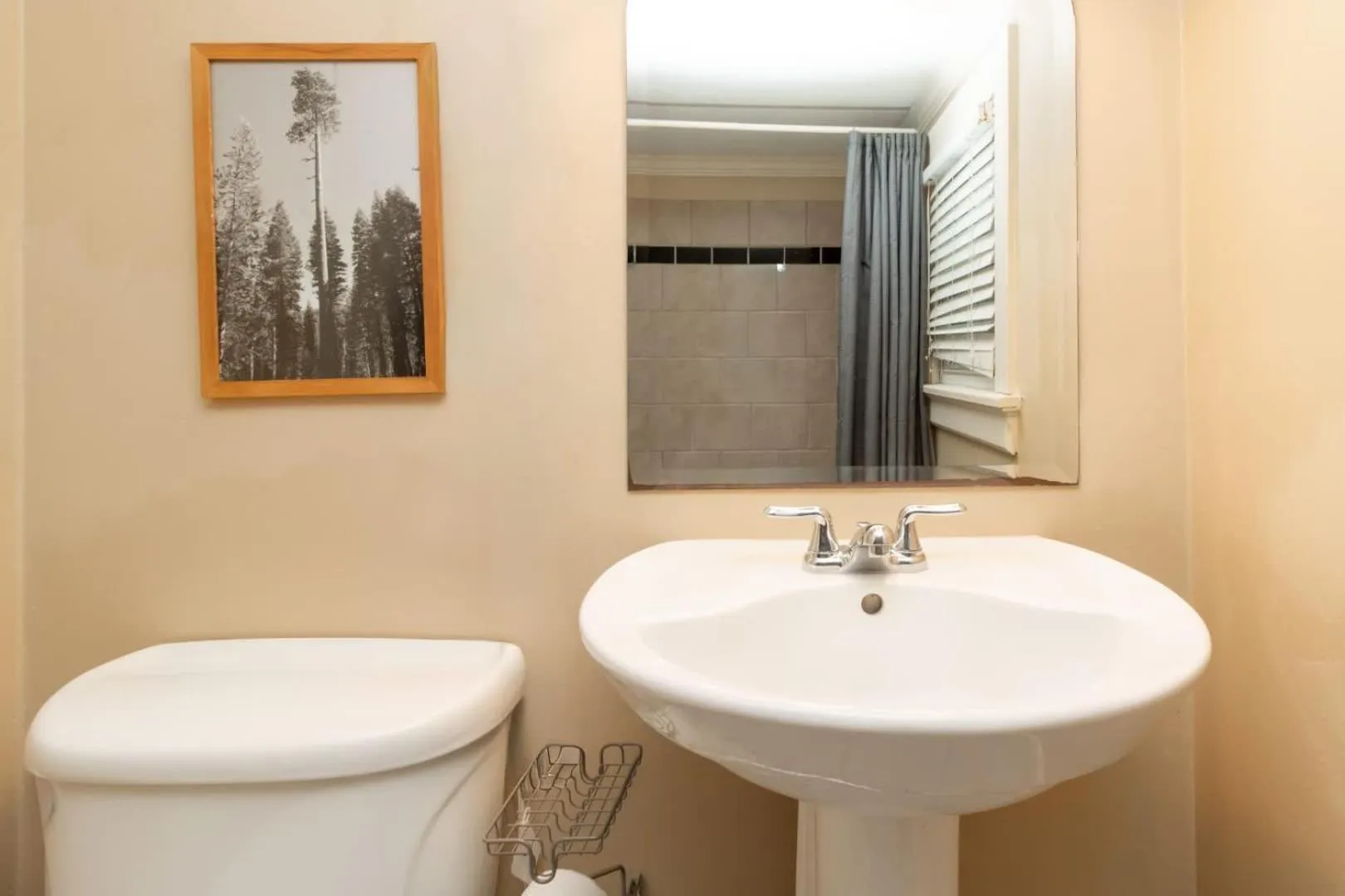 Near Fort Moore & Downtown - Our White House