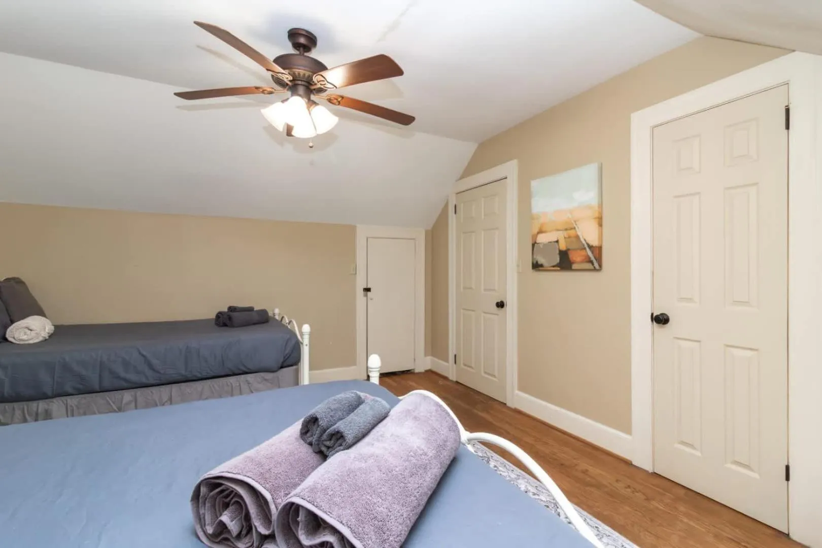 Bed in Near Fort Moore & Downtown - Our White House