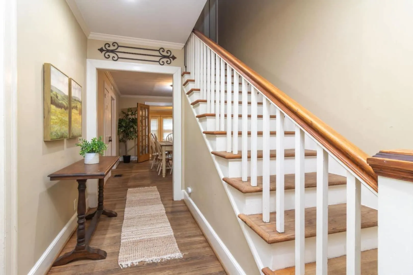 Near Fort Moore & Downtown - Our White House