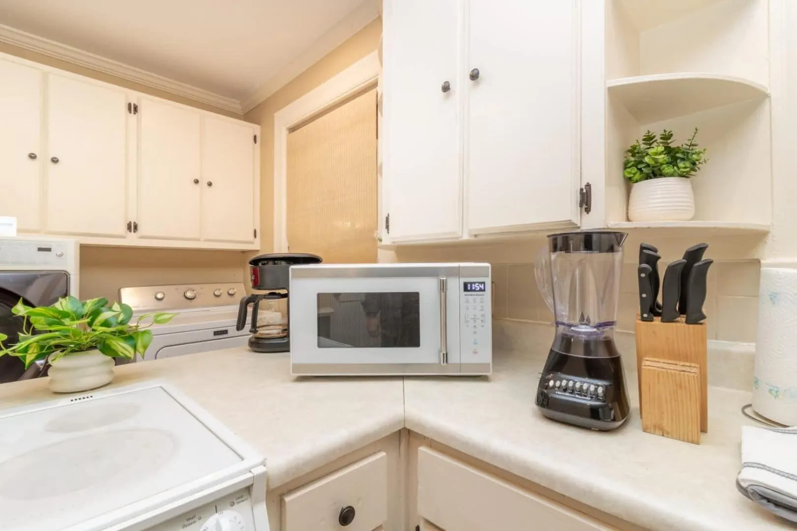 Near Fort Moore & Downtown - Our White House