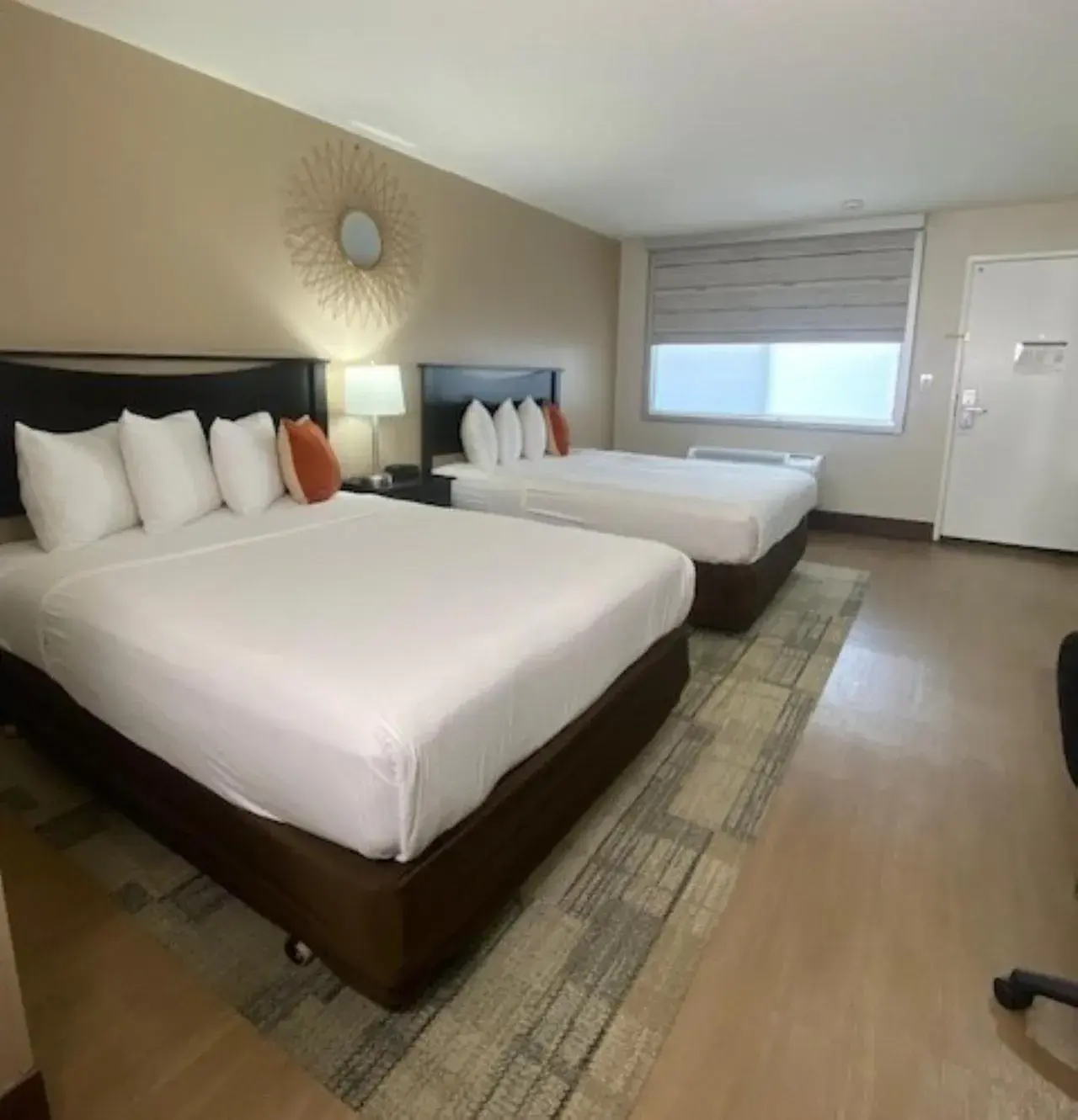 Bed in Stanford Inn & Suites Anaheim Bed in Stanford Inn & Suites Anaheim