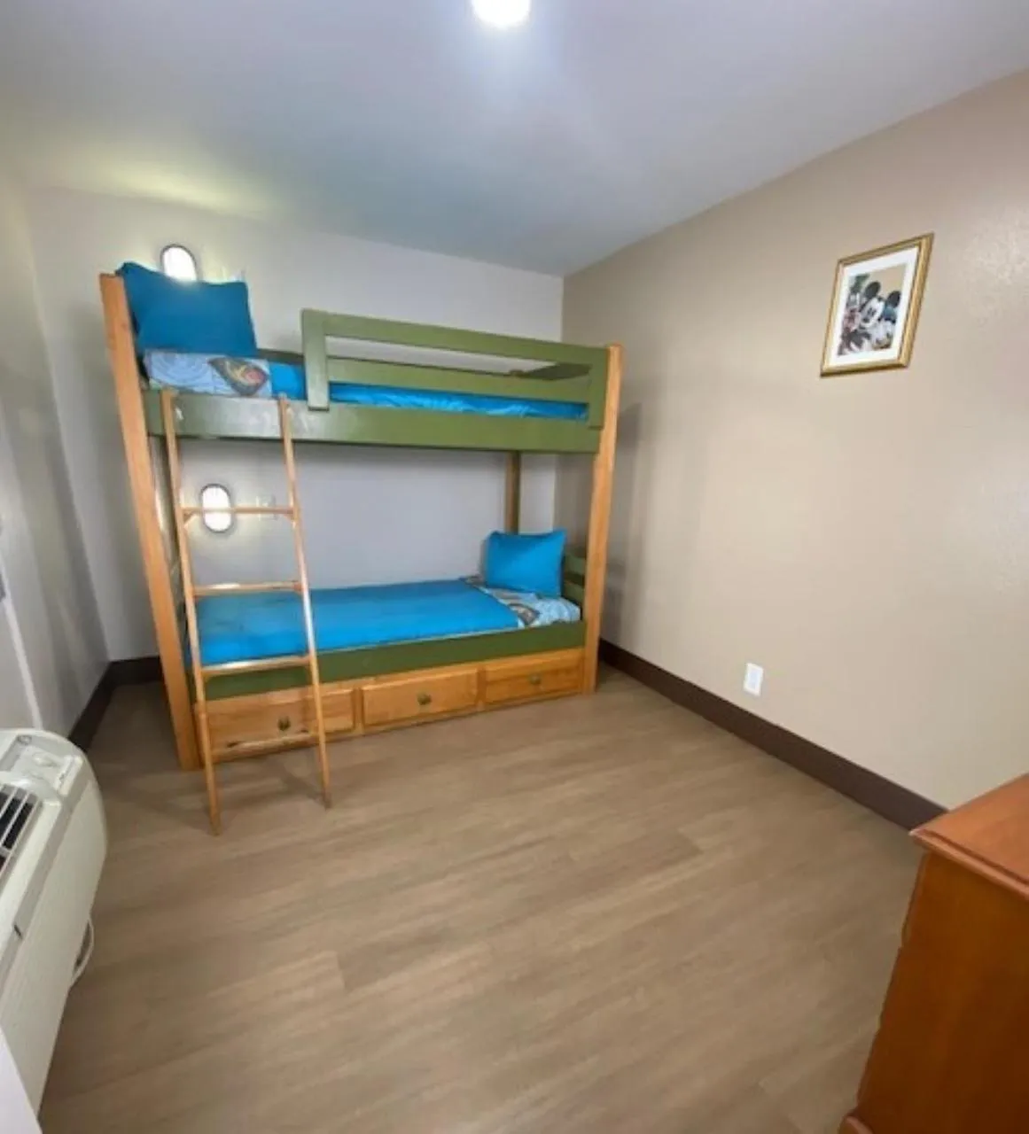 Bedroom, Bed in Stanford Inn & Suites Anaheim