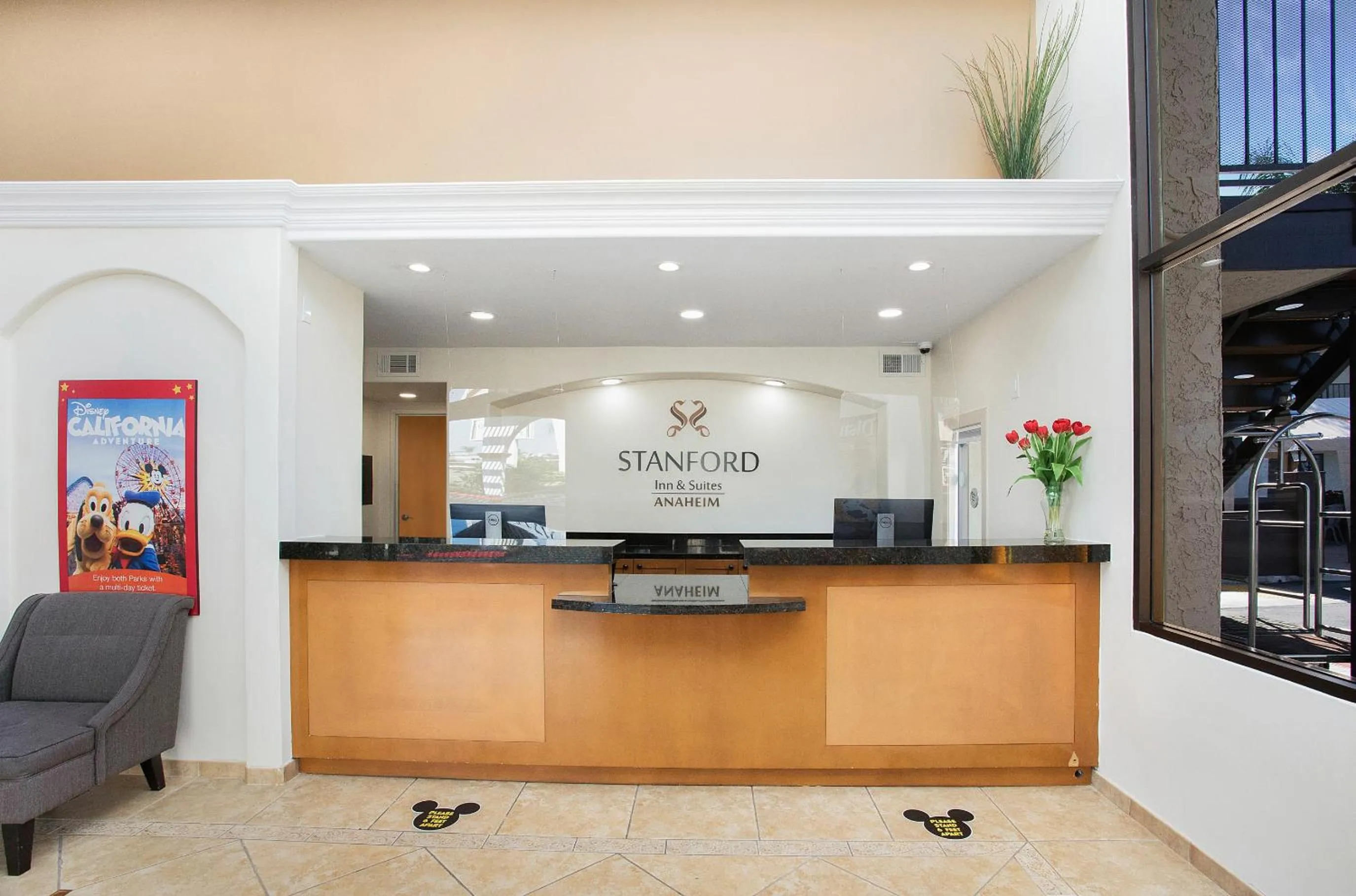Lobby or reception in Stanford Inn & Suites Anaheim