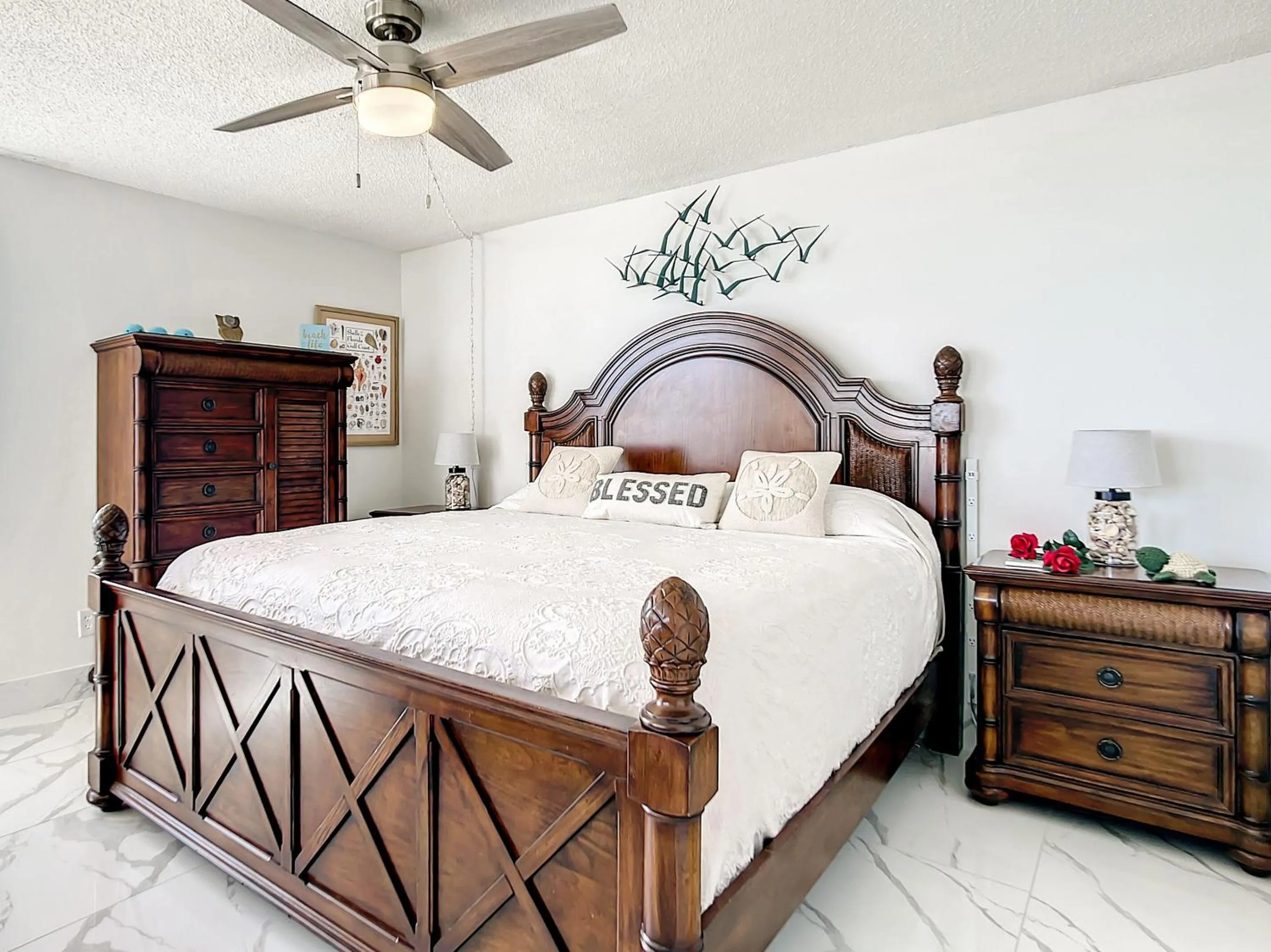 Bedroom, Bed in Welcome To The Paradise