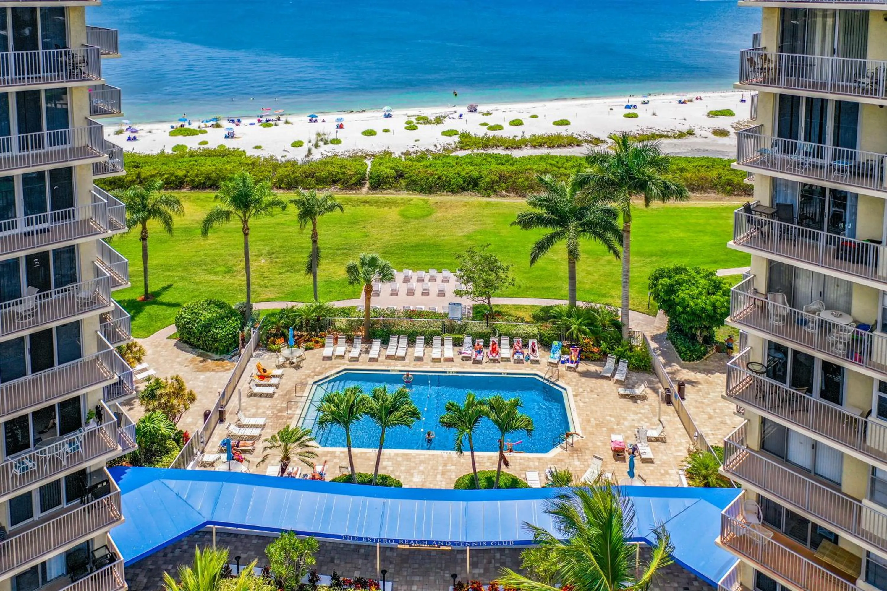 Pool view in Welcome To The Paradise