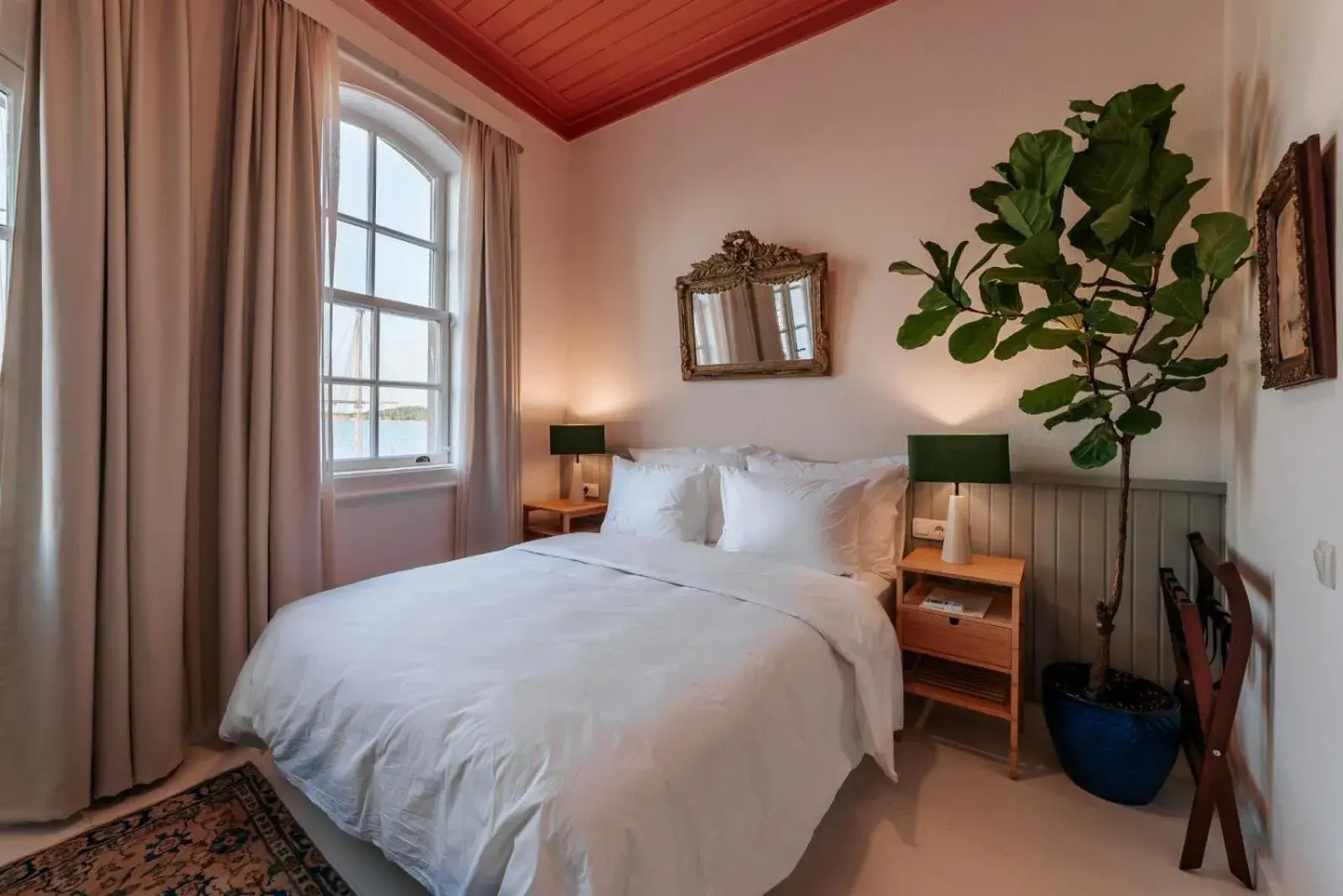 Bed in Gümrük Urla Bed in Gümrük Urla