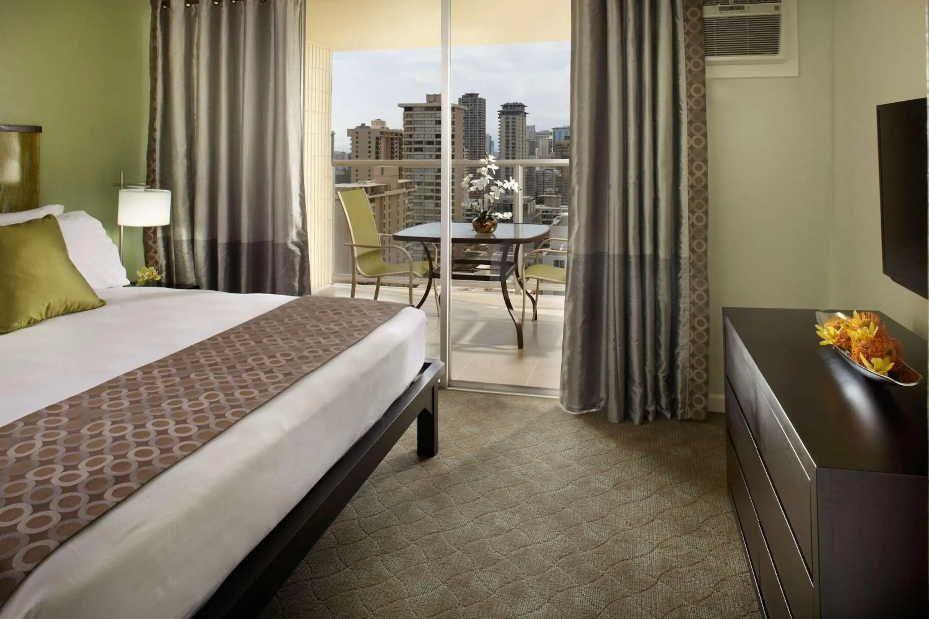 Bed in Skyline Island Colony Hotel Bed in Skyline Island Colony Hotel