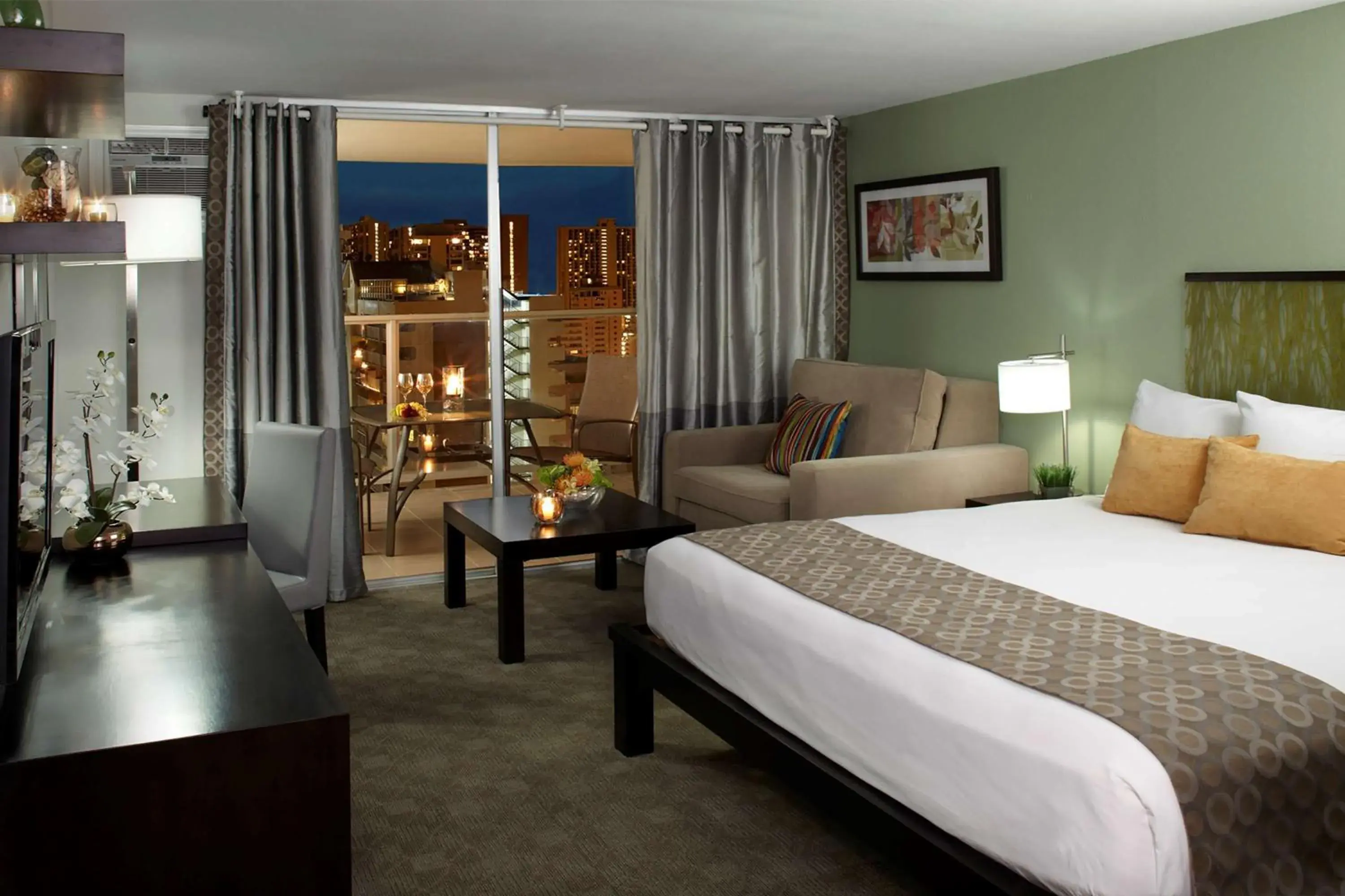 Bed in Skyline Island Colony Hotel Bed in Skyline Island Colony Hotel