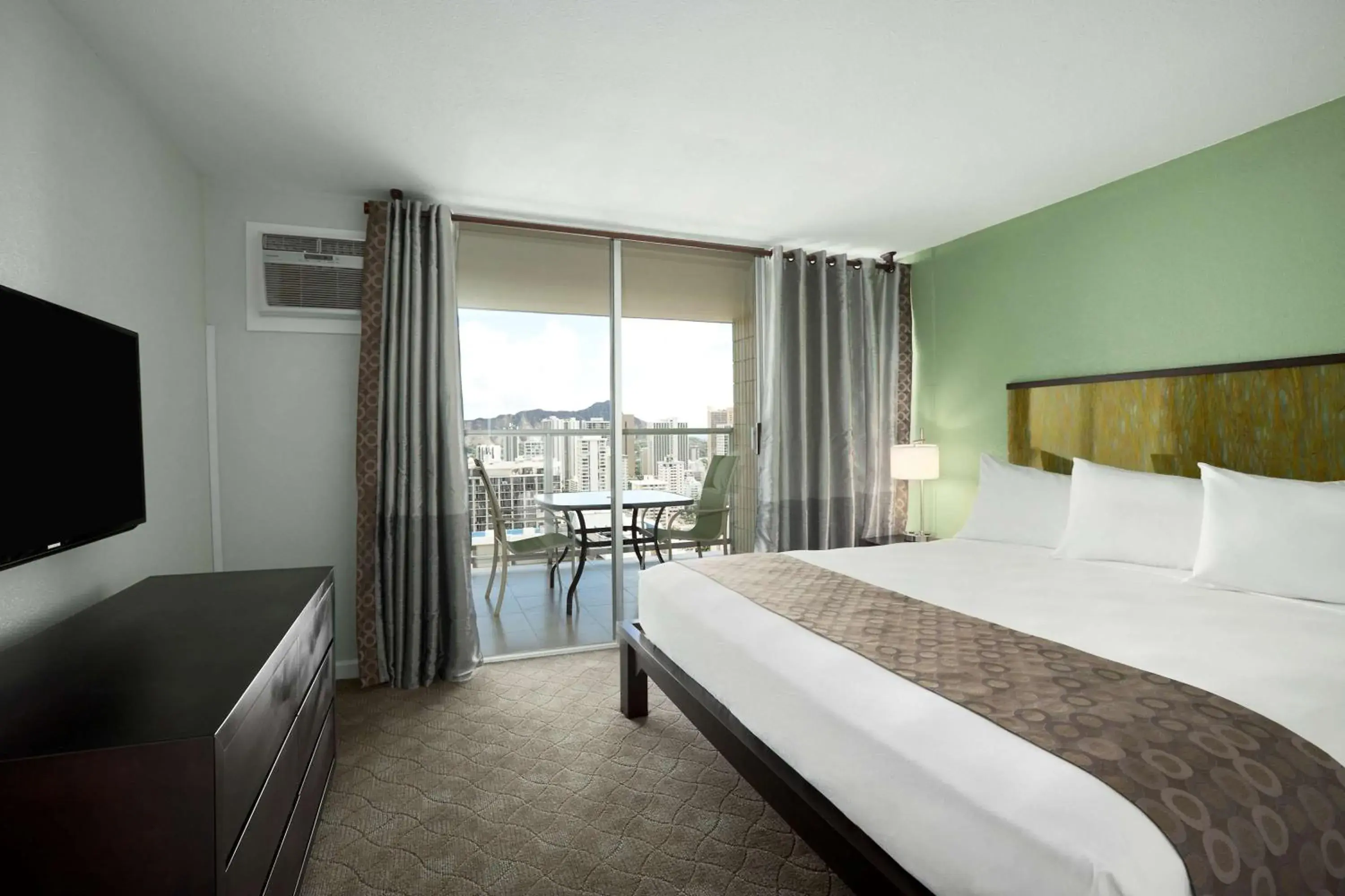 Bed in Skyline Island Colony Hotel Bed in Skyline Island Colony Hotel