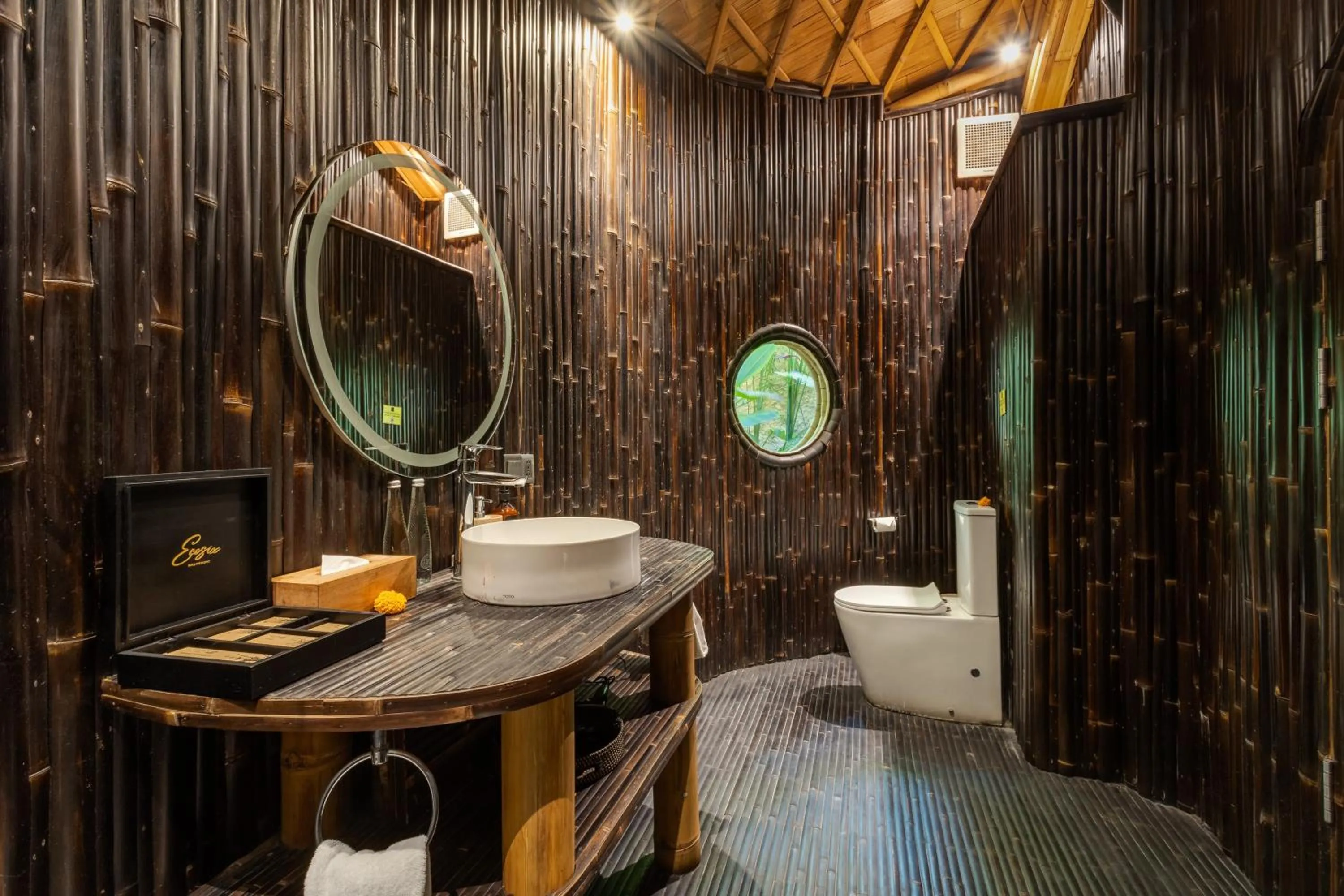 Toilet in Eco Six Bali