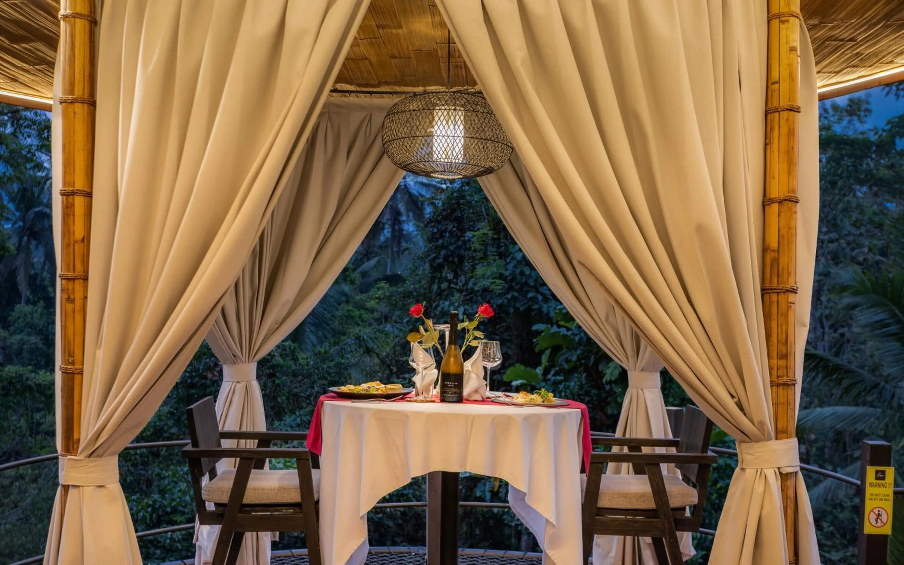 Food and drinks in Eco Six Bali