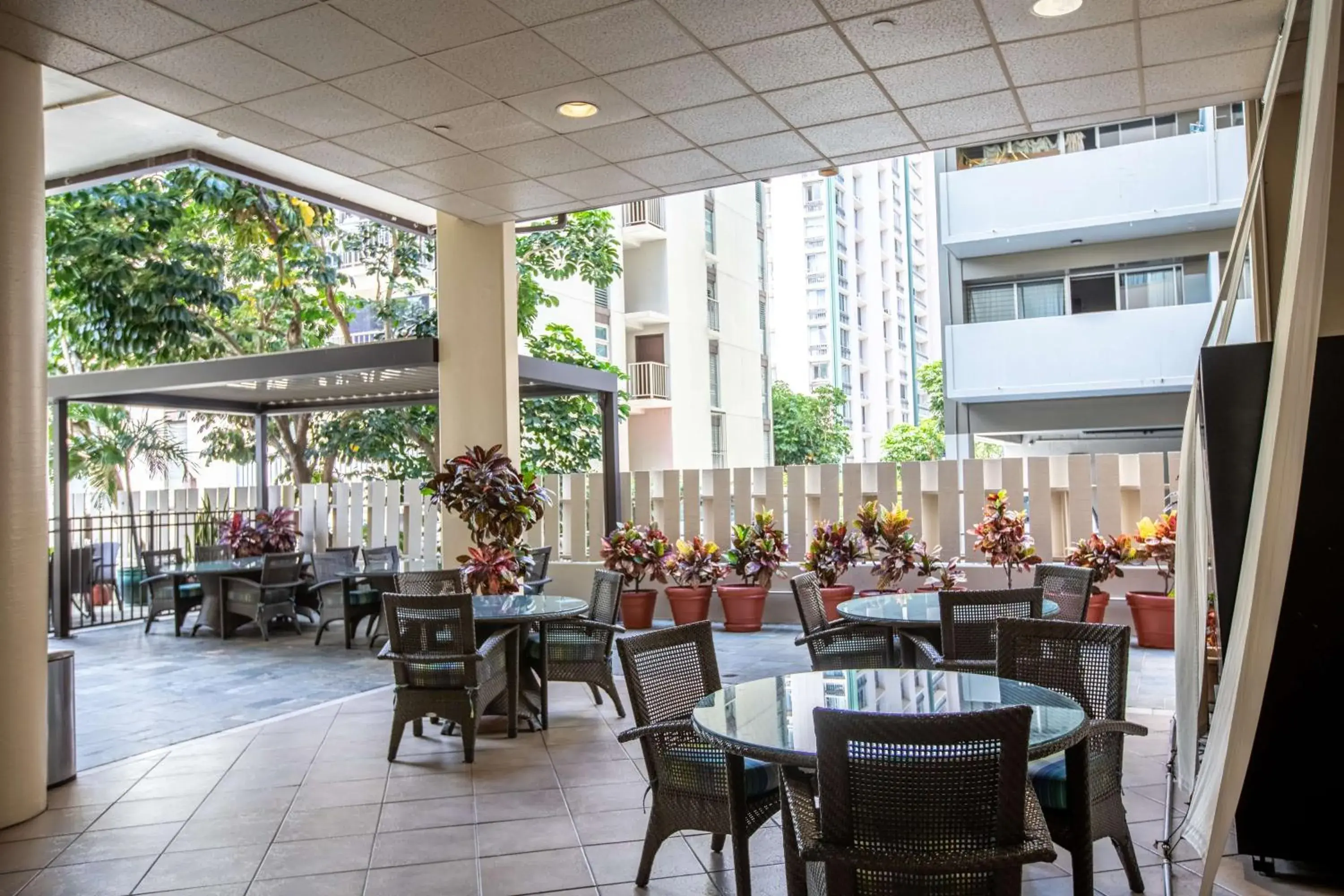 Patio in Aqua Aloha Surf Waikiki Patio in Aqua Aloha Surf Waikiki