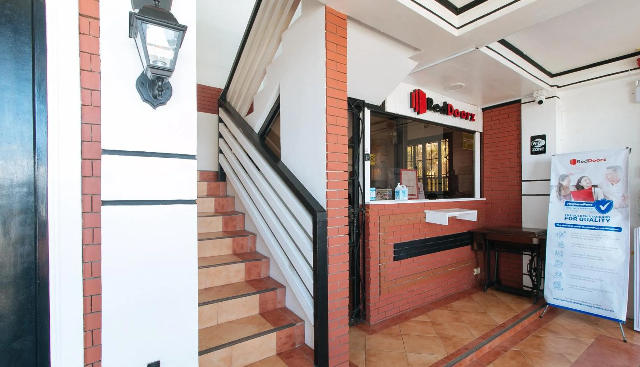 Lobby or reception in RedDoorz at La Sefa Hotel and Resort Atimonan