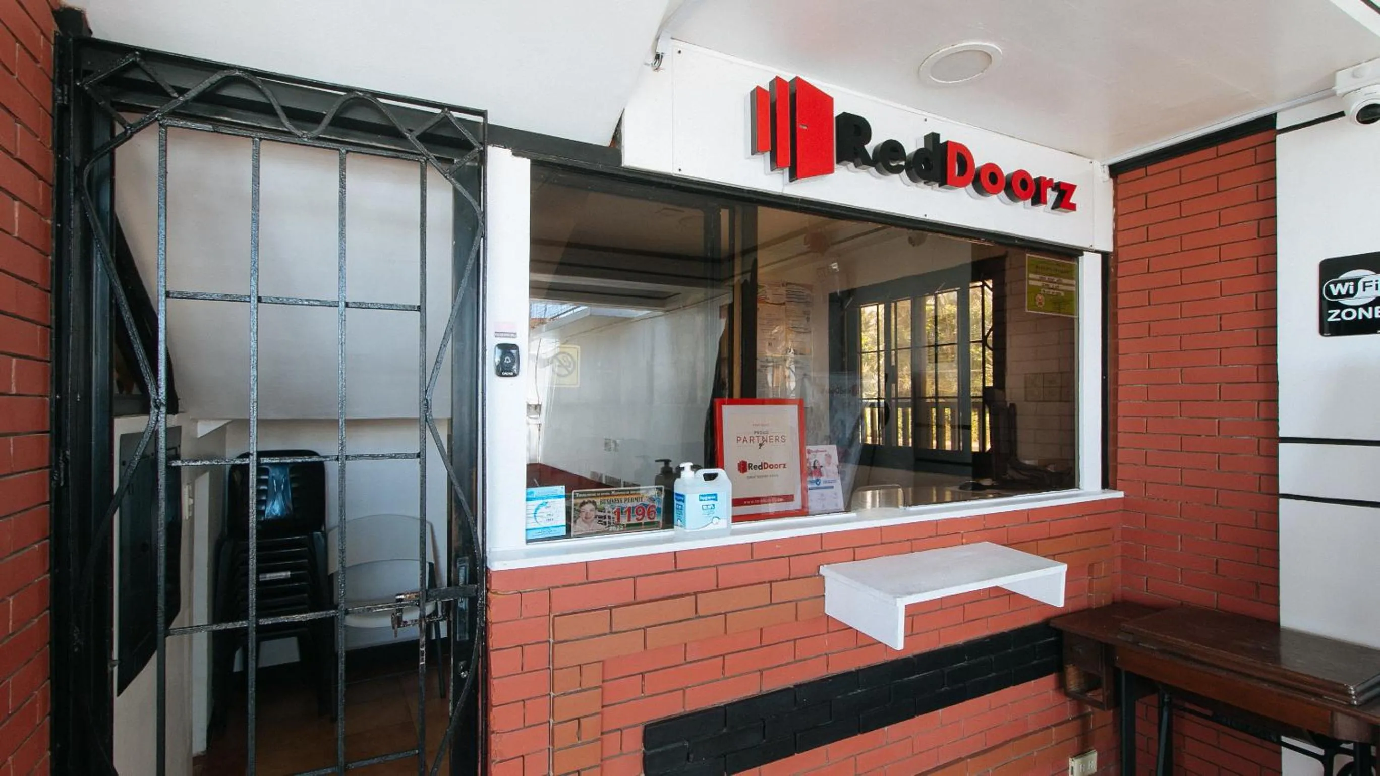 Lobby or reception in RedDoorz at La Sefa Hotel and Resort Atimonan