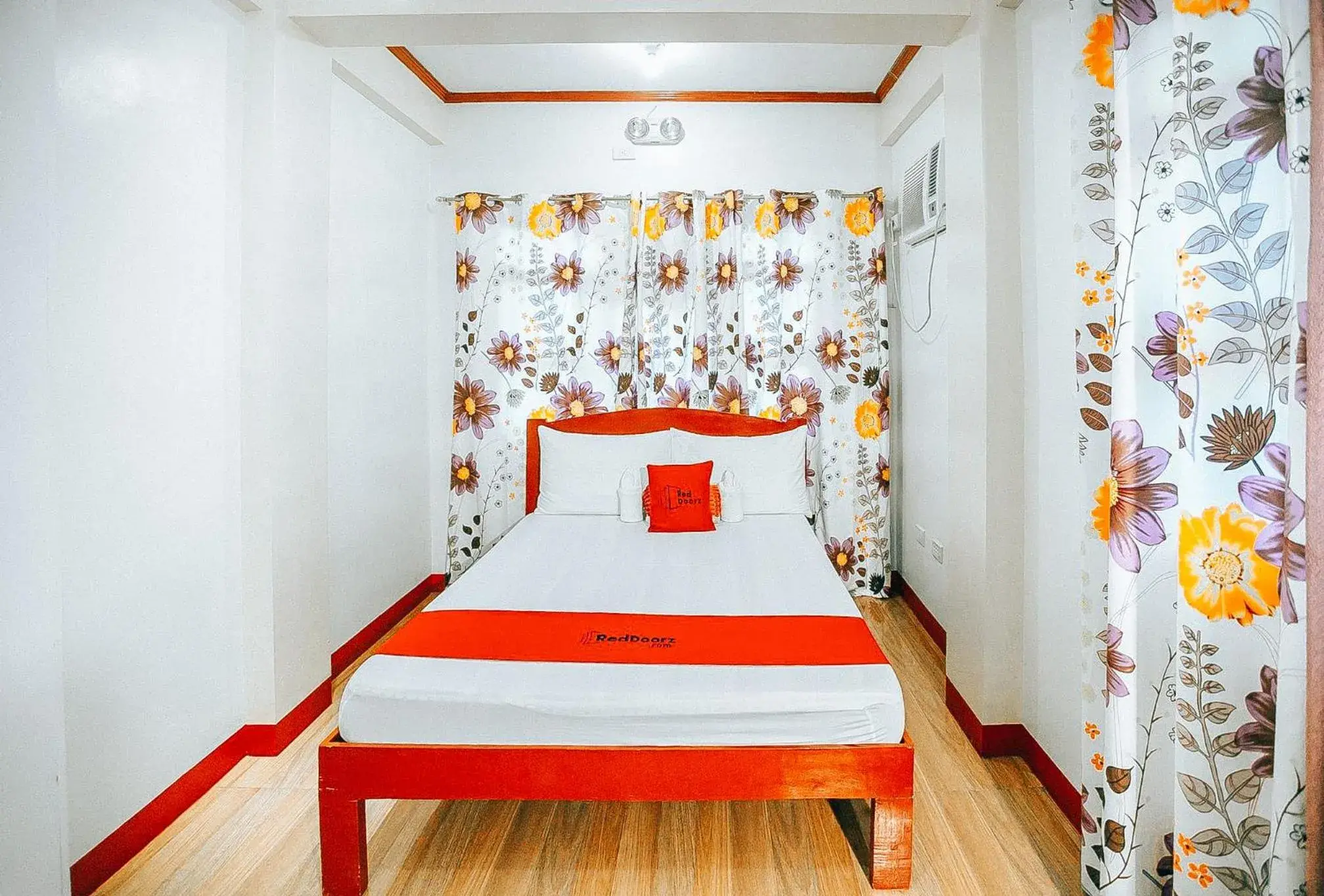 RedDoorz at S & L Apartelle Daraga Albay RedDoorz at S & L Apartelle Daraga Albay