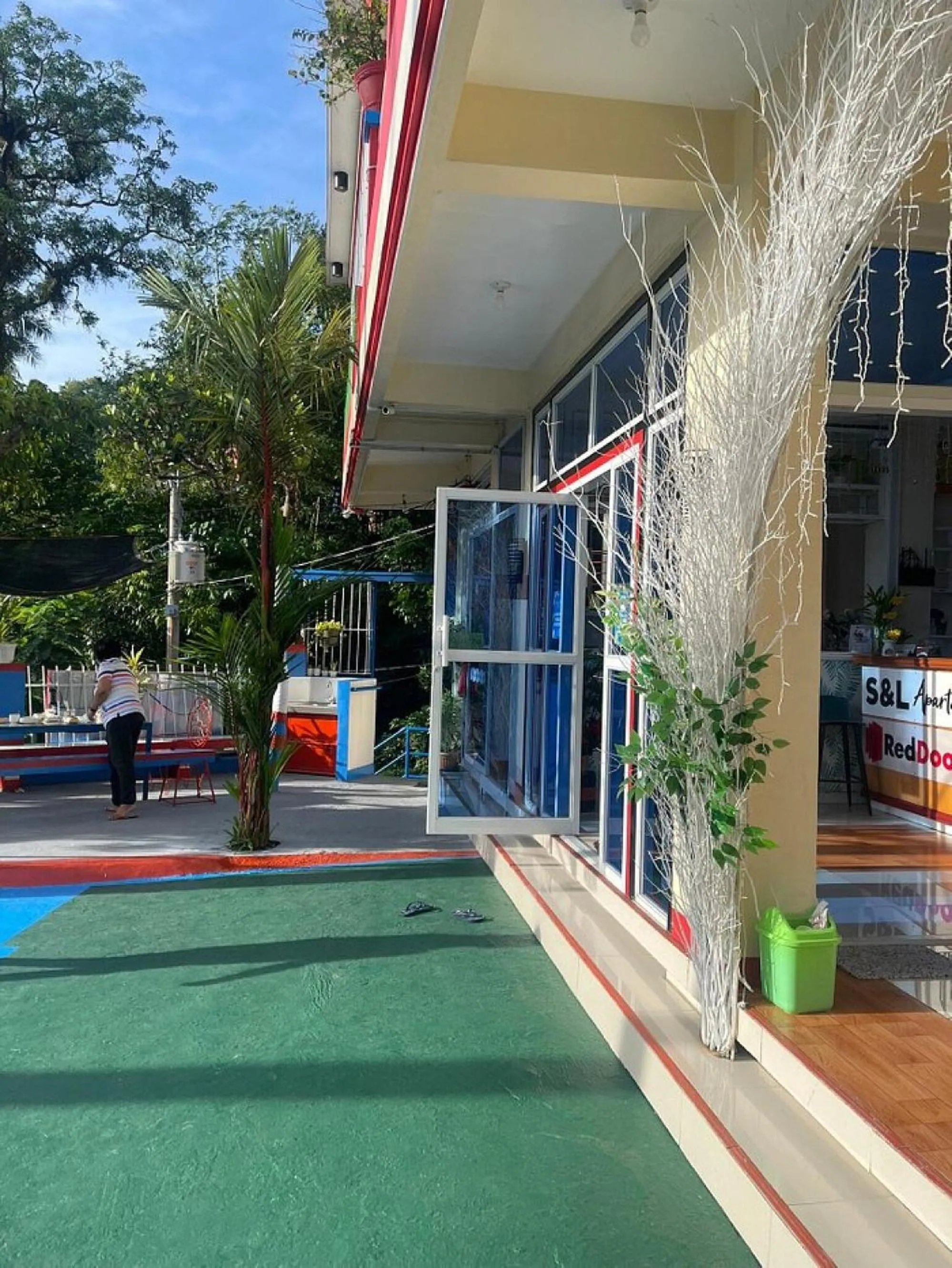 Property building in RedDoorz at S & L Apartelle Daraga Albay